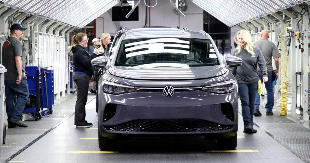 Thuế quan của Tổng thống Donald Trump khiến BMW thiệt hại 300 tỷ đồng mỗi ngày- Ảnh 2. Thuế quan của Tổng thống Donald Trump khiến BMW thiệt hại 300 tỷ đồng mỗi ngày- Ảnh 2.