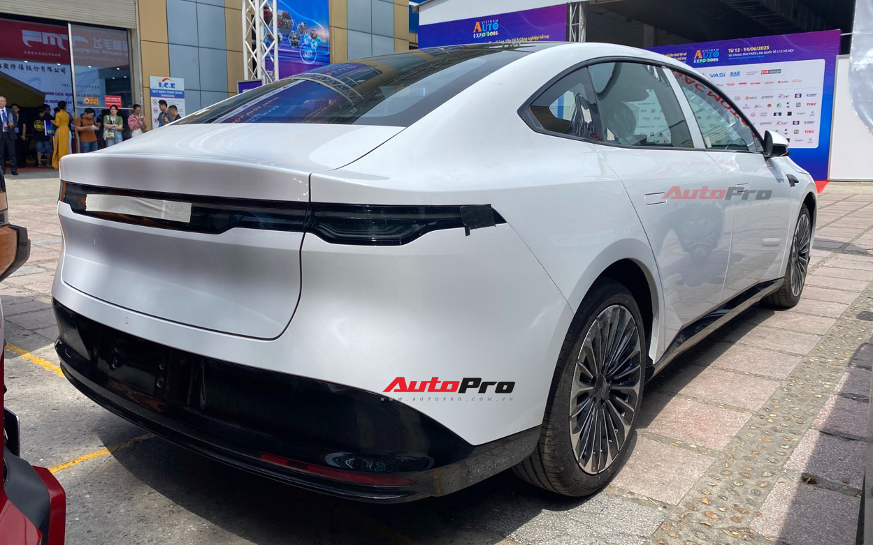 Nissan N7 vừa về Việt Nam 'cháy hàng' tại thị trường sát vách: Chốt trung bình 400 xe/ngày, giá quy đổi chỉ từ hơn 430 triệu đồng- Ảnh 4.