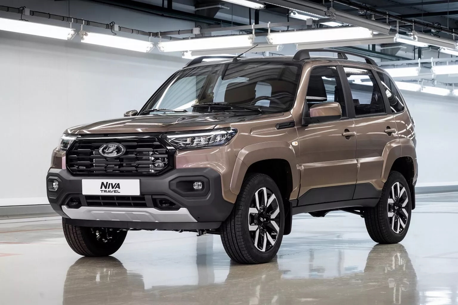 Lada Niva Travel sắp bán tại Việt Nam chuẩn bị ra bản mới: 'Lột xác' ngoại hình, động cơ mạnh hơn nhưng vẫn yếu hơn Raize, Sonet- Ảnh 2. Lada Niva Travel sắp bán tại Việt Nam chuẩn bị ra bản mới: 'Lột xác' ngoại hình, động cơ mạnh hơn nhưng vẫn yếu hơn Raize, Sonet- Ảnh 2.