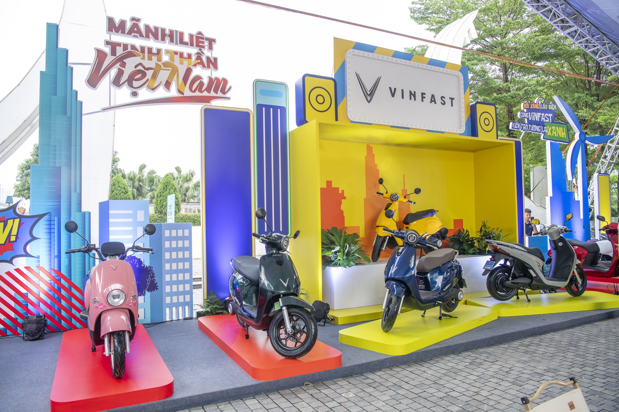 Dân chơi Hà thành mang cả Kawasaki đi ‘đổi xăng lấy điện’ VinFast, có kèo xe công nghệ nhanh 1 nốt nhạc- Ảnh 9. Dân chơi Hà thành mang cả Kawasaki đi ‘đổi xăng lấy điện’ VinFast, có kèo xe công nghệ nhanh 1 nốt nhạc- Ảnh 9.