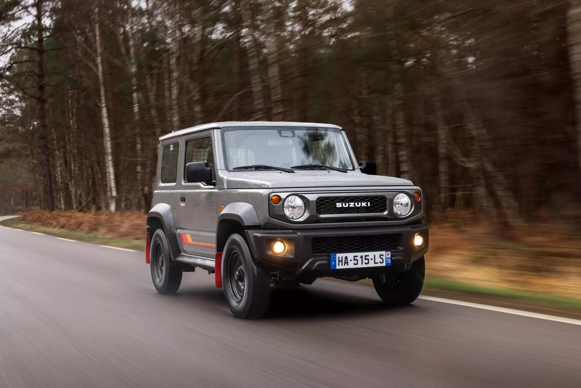 Suzuki Jimny có bản đặc biệt trước khi rời một thị trường: Độ nhẹ nhưng chất, khách Việt có thể tham khảo để làm mới xe mình- Ảnh 8. Suzuki Jimny có bản đặc biệt trước khi rời một thị trường: Độ nhẹ nhưng chất, khách Việt có thể tham khảo để làm mới xe mình- Ảnh 8.