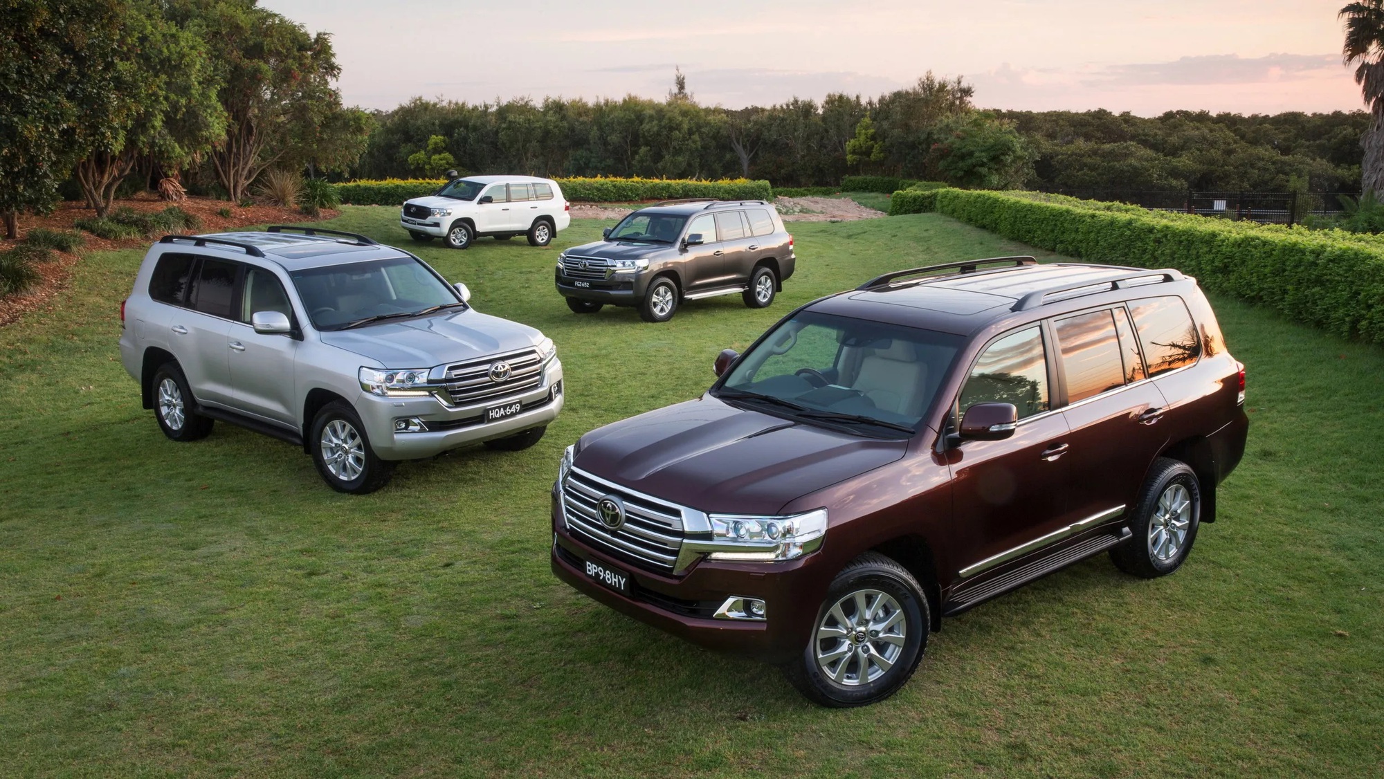 Trộm đánh liều lái Toyota Land Cruiser đâm xuyên trung tâm thương mại để trốn cảnh sát- Ảnh 3. Trộm đánh liều lái Toyota Land Cruiser đâm xuyên trung tâm thương mại để trốn cảnh sát- Ảnh 3.