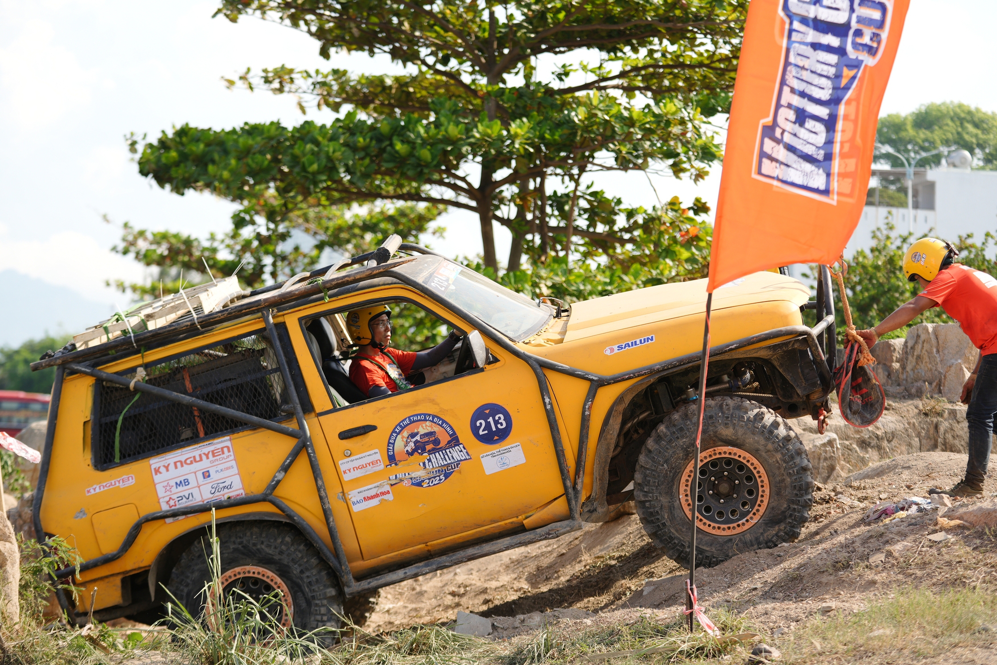 Khai màn giải đua xe ô tô địa hình Victory Challenge Sailun Cup 2025- Ảnh 7. Khai màn giải đua xe ô tô địa hình Victory Challenge Sailun Cup 2025- Ảnh 7.