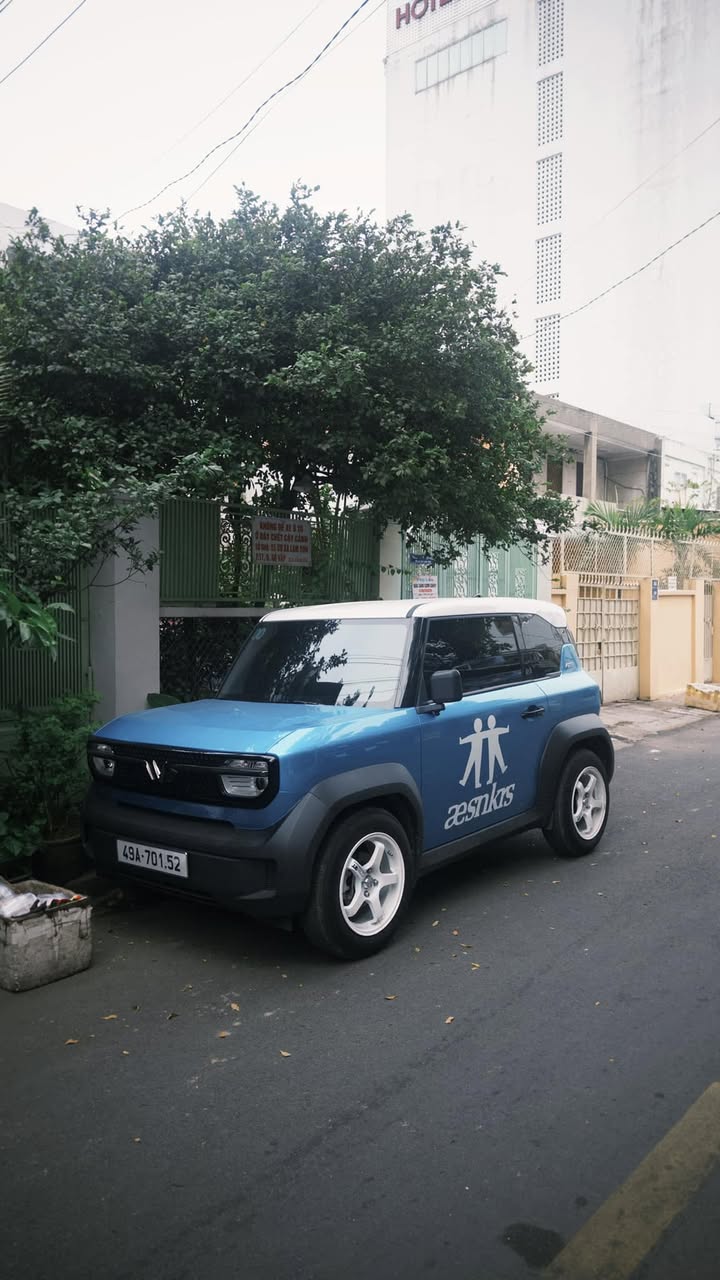 Tậu VinFast VF 3 dù đã có Ranger Raptor và Territory, 2 influencer ngành thời trang chia sẻ: ‘Lái bốc, dính ghế, định nghĩa cho phong cách gen Z’- Ảnh 6.