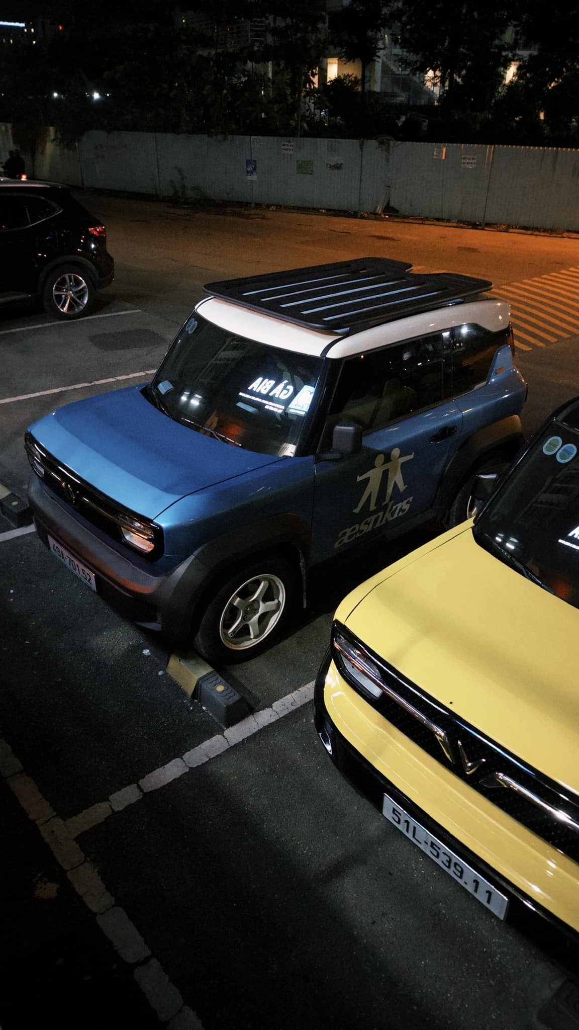 Tậu VinFast VF 3 dù đã có Ranger Raptor và Territory, 2 influencer ngành thời trang chia sẻ: ‘Lái bốc, dính ghế, định nghĩa cho phong cách gen Z’- Ảnh 7.