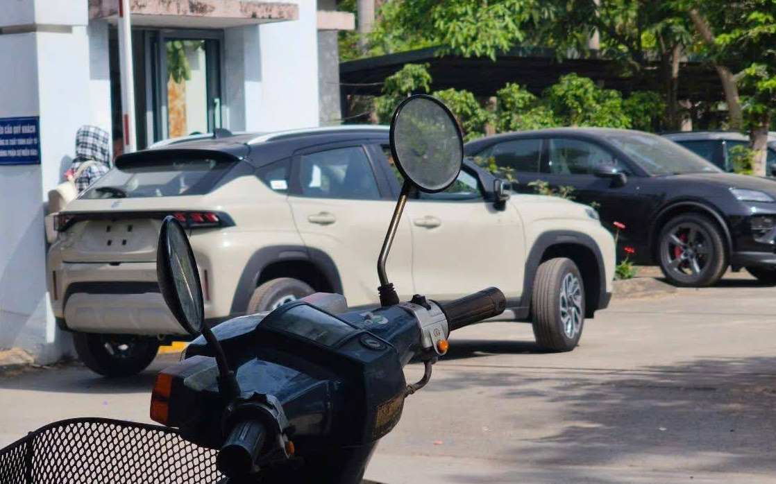 Suzuki Fronx bán hơn 55 xe/ngày, chốt đơn 1.500 chiếc chưa đầy tháng ra mắt, dễ thành hàng hot khi về Việt Nam- Ảnh 5. Suzuki Fronx bán hơn 55 xe/ngày, chốt đơn 1.500 chiếc chưa đầy tháng ra mắt, dễ thành hàng hot khi về Việt Nam- Ảnh 5.