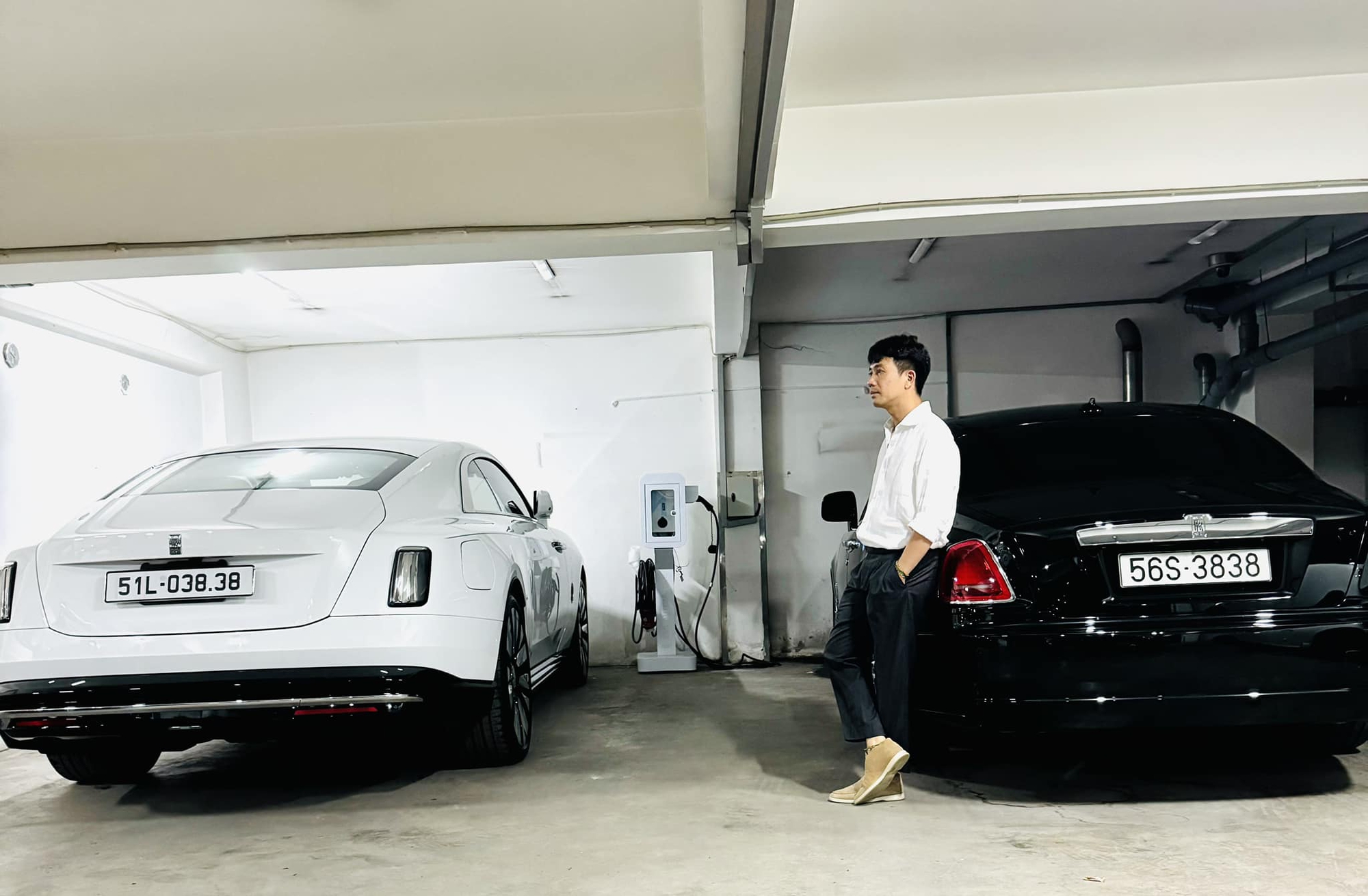 Chủ xe Rolls-Royce ngày càng trẻ: Đại gia Việt cũng không ngoại lệ, có người 35 tuổi đã sở hữu Spectre- Ảnh 5. Chủ xe Rolls-Royce ngày càng trẻ: Đại gia Việt cũng không ngoại lệ, có người 35 tuổi đã sở hữu Spectre- Ảnh 5.