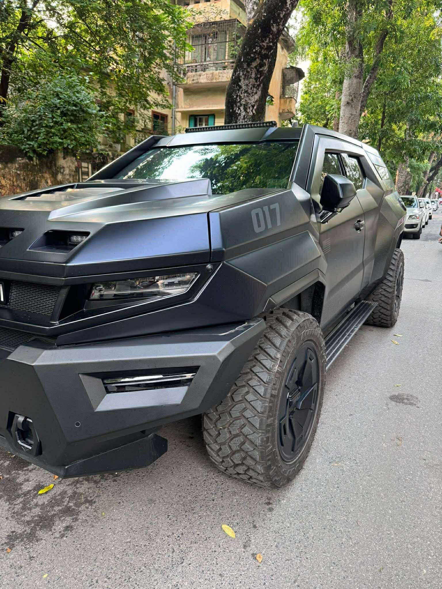 'Khủng long' Rezvani Vengeance xuất hiện tại Hà Nội: Hầm hố như xe quân sự, tùy chọn chống đạn, giá ngang siêu xe- Ảnh 1.