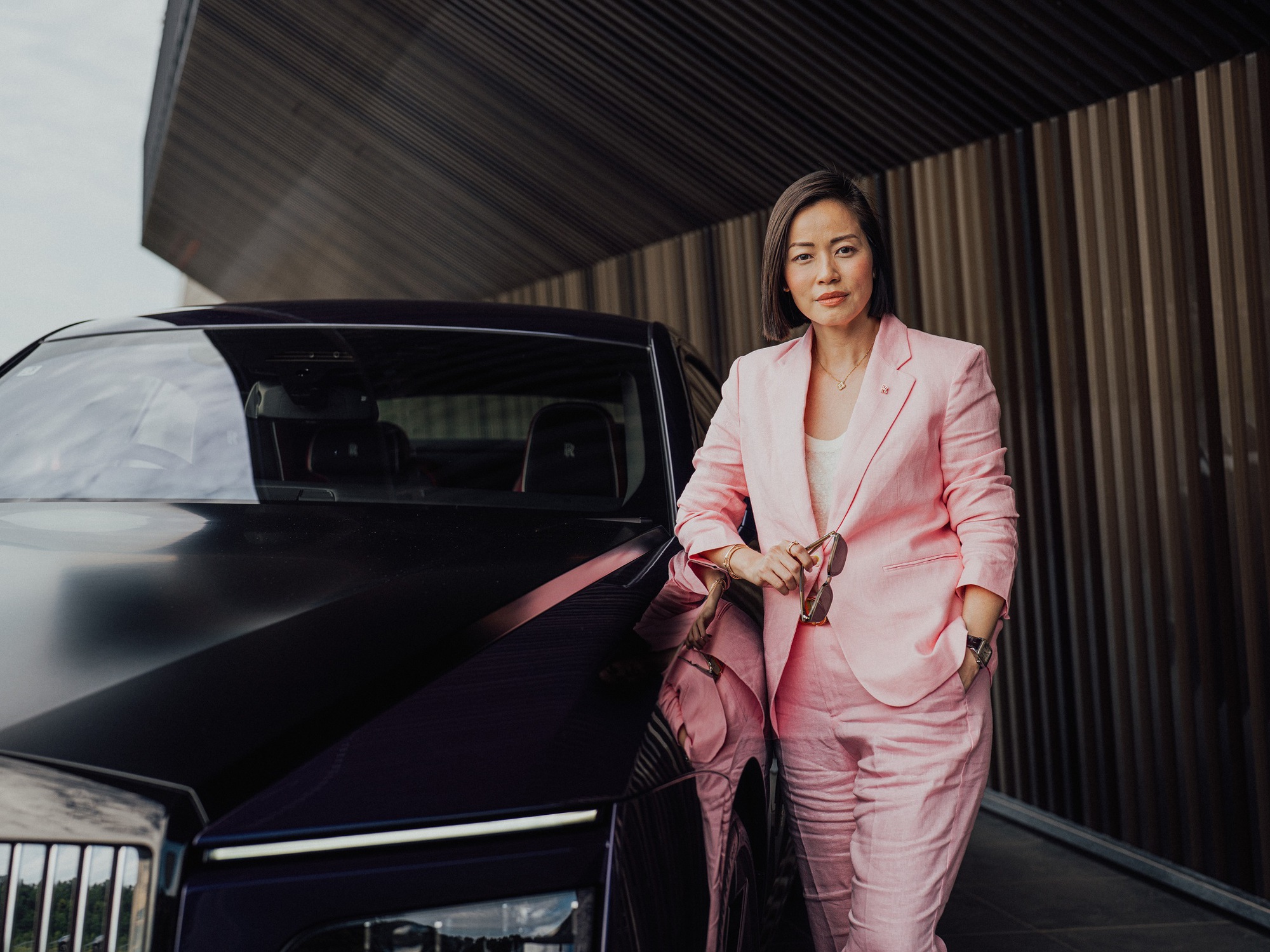 Chủ xe Rolls-Royce ngày càng trẻ: Đại gia Việt cũng không ngoại lệ, có người 35 tuổi đã sở hữu Spectre- Ảnh 6. Chủ xe Rolls-Royce ngày càng trẻ: Đại gia Việt cũng không ngoại lệ, có người 35 tuổi đã sở hữu Spectre- Ảnh 6.