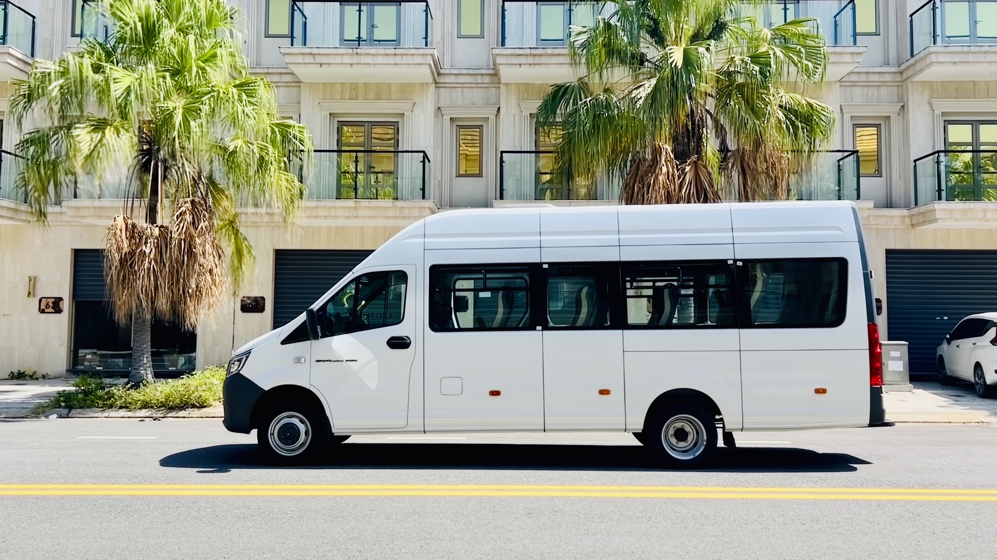 Loạt xe Nga GAZ tung giá bán mới: Cao nhất hơn 1 tỷ đồng, có mẫu cạnh tranh Ford Transit bằng giá rẻ hơn 132 triệu đồng- Ảnh 1. Loạt xe Nga GAZ tung giá bán mới: Cao nhất hơn 1 tỷ đồng, có mẫu cạnh tranh Ford Transit bằng giá rẻ hơn 132 triệu đồng- Ảnh 1.