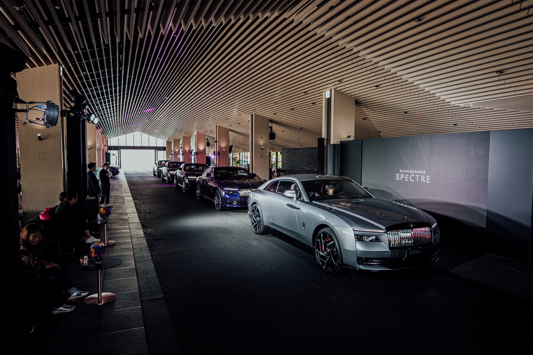 Tôi lái Rolls-Royce Spectre trên đường đua Nhật: Trải nghiệm ‘dễ dàng’ mà giàu cảm xúc- Ảnh 7.
