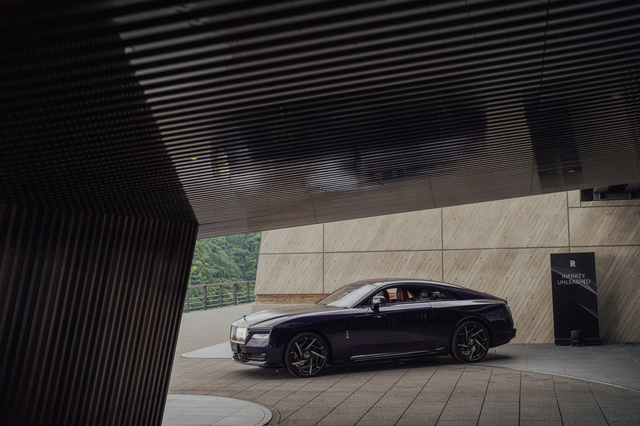 Tôi lái Rolls-Royce Spectre trên đường đua Nhật: Trải nghiệm ‘dễ dàng’ mà giàu cảm xúc- Ảnh 26.