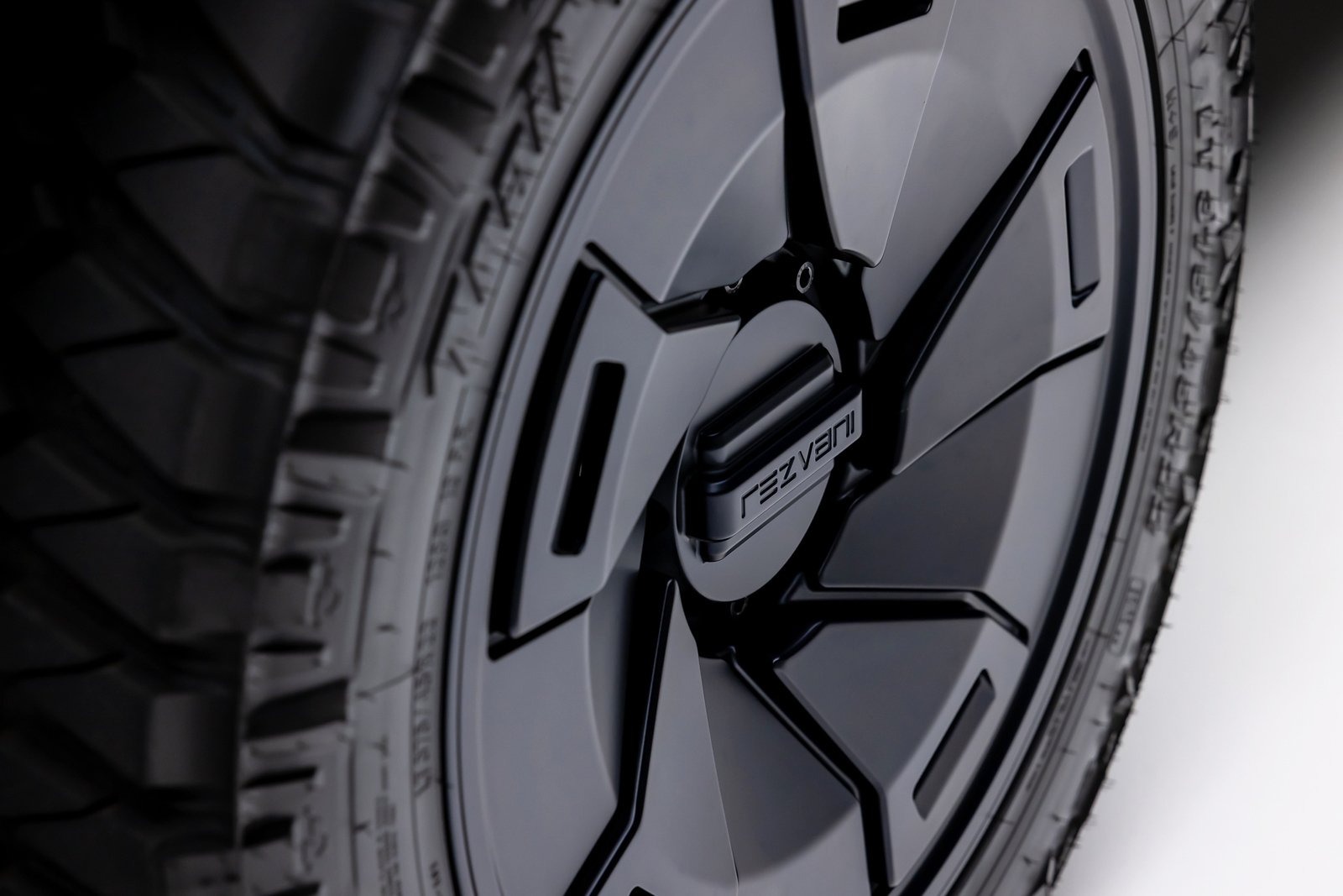 'Khủng long' Rezvani Vengeance xuất hiện tại Hà Nội: Hầm hố như xe quân sự, tùy chọn chống đạn, giá ngang siêu xe- Ảnh 11.