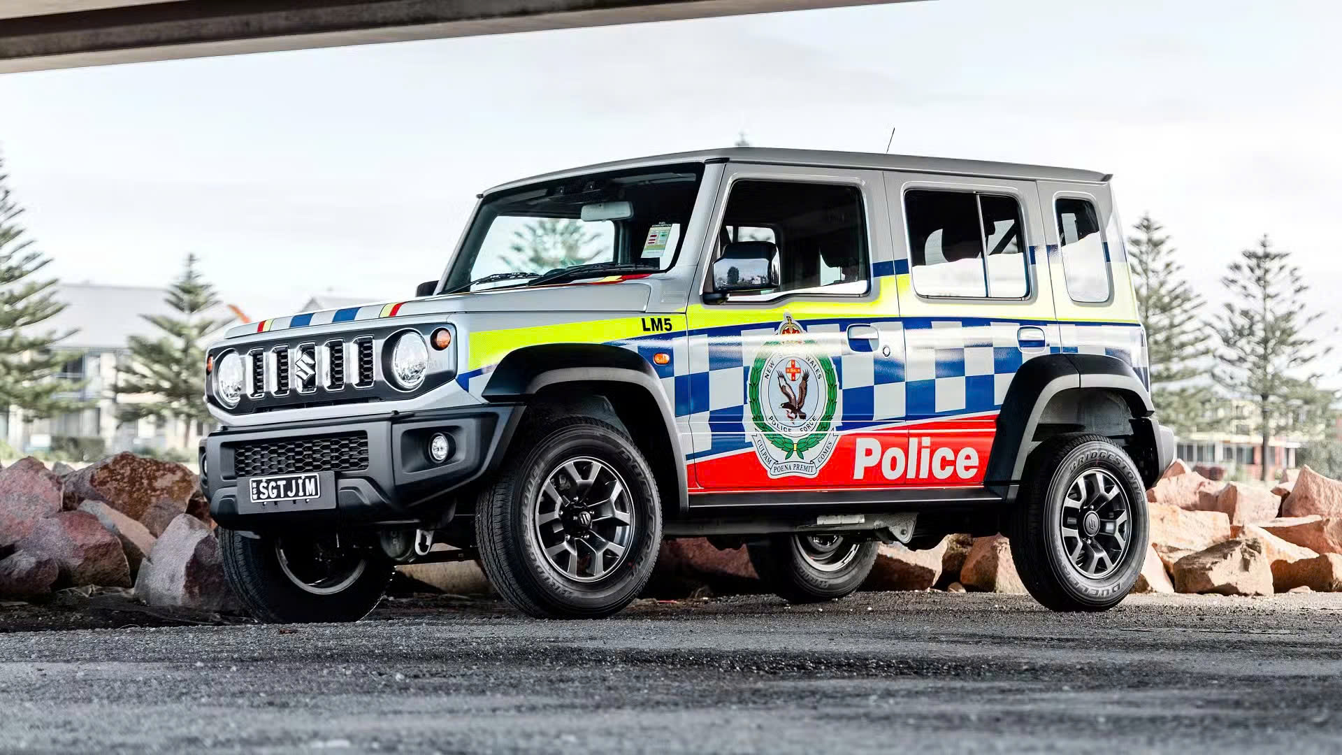 Cảnh sát quốc gia này 'tậu' Suzuki Jimny chỉ để... trưng bày- Ảnh 2. Cảnh sát quốc gia này 'tậu' Suzuki Jimny chỉ để... trưng bày- Ảnh 2.