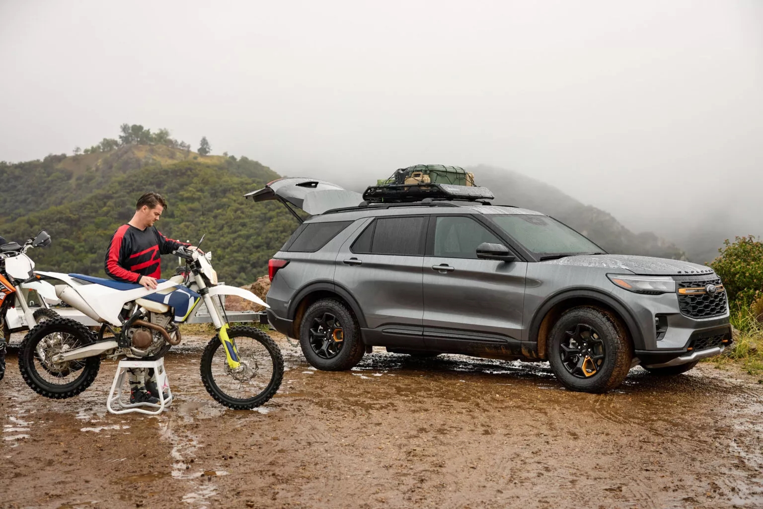 Ford Explorer 2026 thêm bản 'off-road đỉnh nhất từ trước đến nay': Ngoại hình hầm hố hơn, một loạt 'đồ chơi' quăng quật địa hình, mạnh tới 400 mã lực- Ảnh 5.