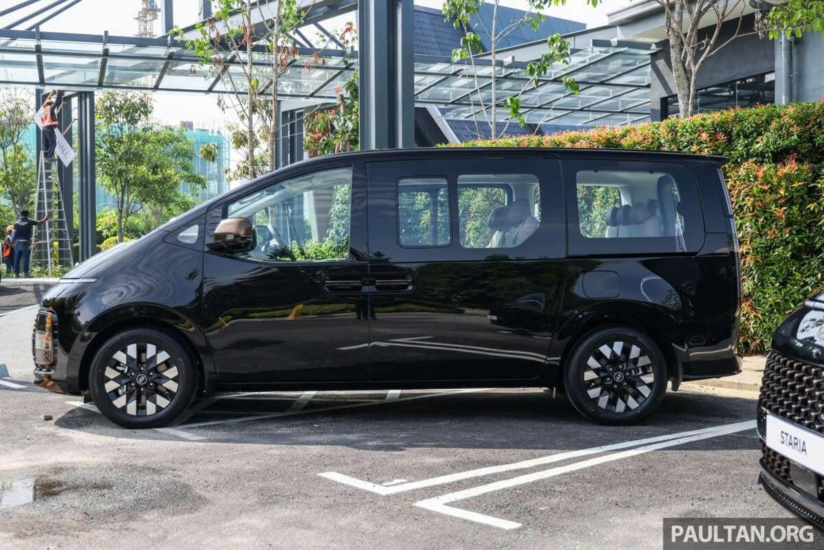 Hyundai Staria 2025 chuẩn bị ra mắt: Bản 7 chỗ cao cấp trở lại, bản 10 chỗ giữ nguyên- Ảnh 3. Hyundai Staria 2025 chuẩn bị ra mắt: Bản 7 chỗ cao cấp trở lại, bản 10 chỗ giữ nguyên- Ảnh 3.