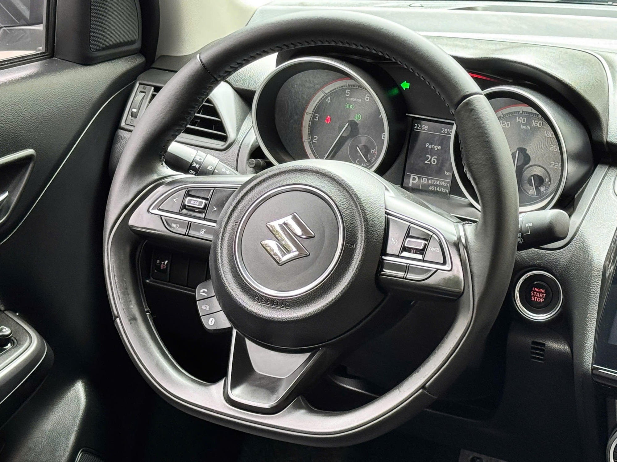 Đắt hơn gần 20 triệu nhưng Suzuki Swift 2025 hơn hẳn bản cũ: Thêm ADAS, cân bằng điện tử, chuyển sang nhập Nhật- Ảnh 8.