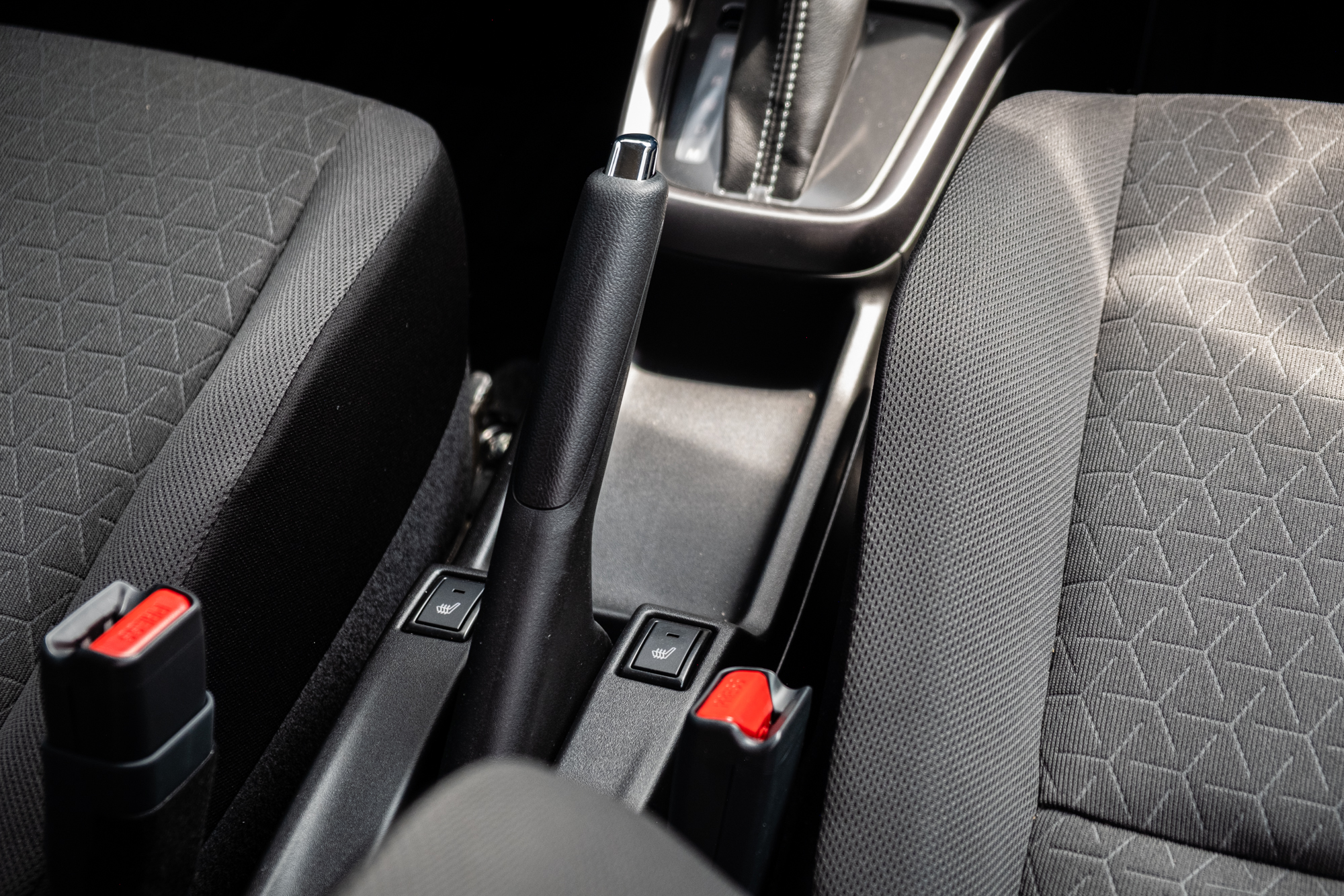 Suzuki Swift 2025 ra mắt Việt Nam: Giá 569 triệu, máy hybrid, 6 tính năng ADAS, đấu Mazda2 hatchback- Ảnh 17. Suzuki Swift 2025 ra mắt Việt Nam: Giá 569 triệu, máy hybrid, 6 tính năng ADAS, đấu Mazda2 hatchback- Ảnh 17.