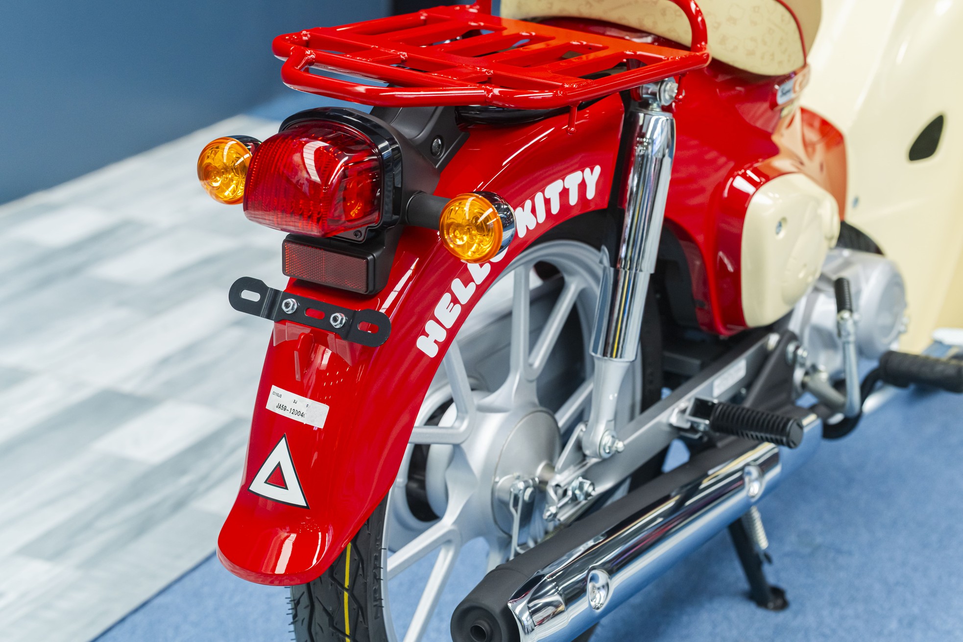 Honda Super Cub bản giới hạn được đưa về Việt Nam- Ảnh 8. Honda Super Cub bản giới hạn được đưa về Việt Nam- Ảnh 8.