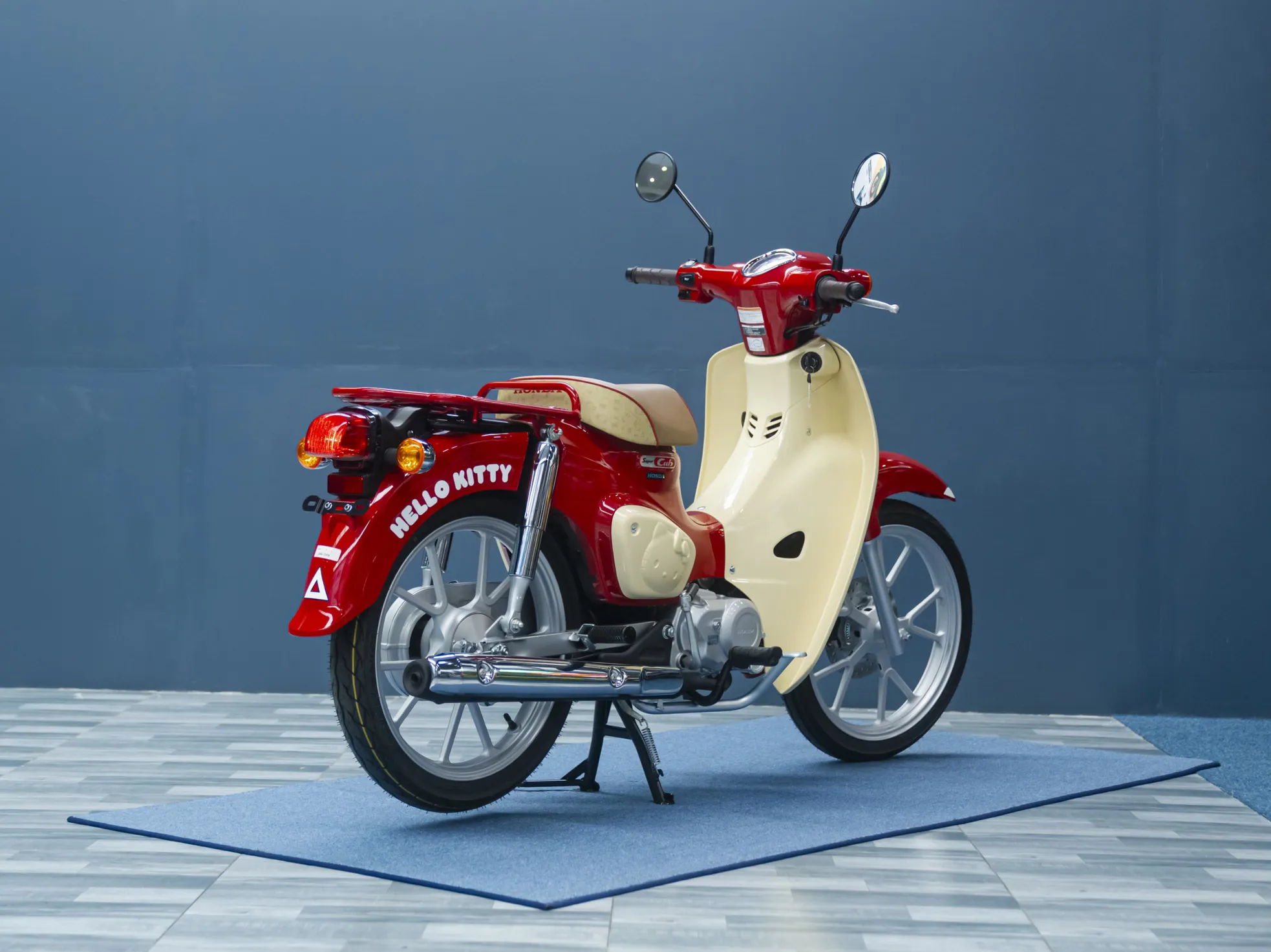 Honda Super Cub bản giới hạn được đưa về Việt Nam- Ảnh 3. Honda Super Cub bản giới hạn được đưa về Việt Nam- Ảnh 3.