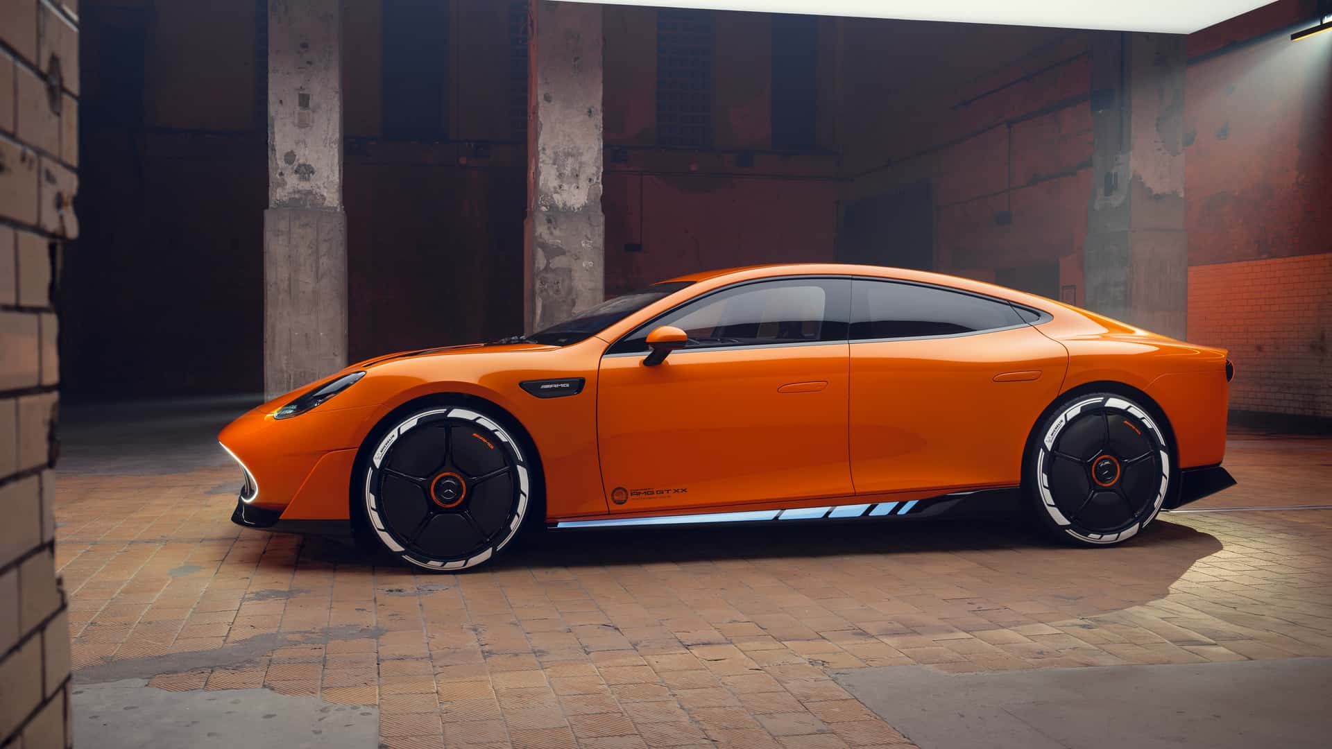 Mercedes-AMG GT đời mới này gắn loa ở đèn pha để giả một thứ tiếng mà fan xe xăng yêu thích- Ảnh 5. Mercedes-AMG GT đời mới này gắn loa ở đèn pha để giả một thứ tiếng mà fan xe xăng yêu thích- Ảnh 5.