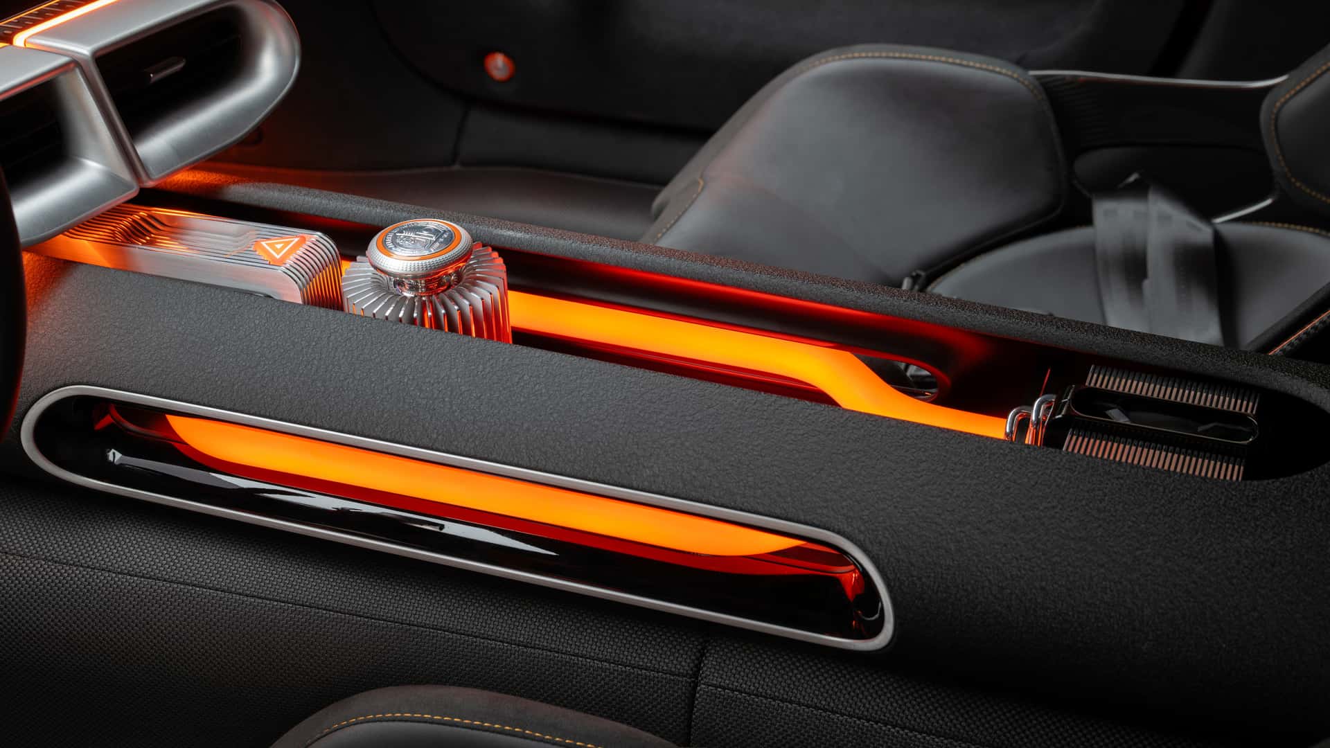 Mercedes-AMG GT đời mới này gắn loa ở đèn pha để giả một thứ tiếng mà fan xe xăng yêu thích- Ảnh 14. Mercedes-AMG GT đời mới này gắn loa ở đèn pha để giả một thứ tiếng mà fan xe xăng yêu thích- Ảnh 14.