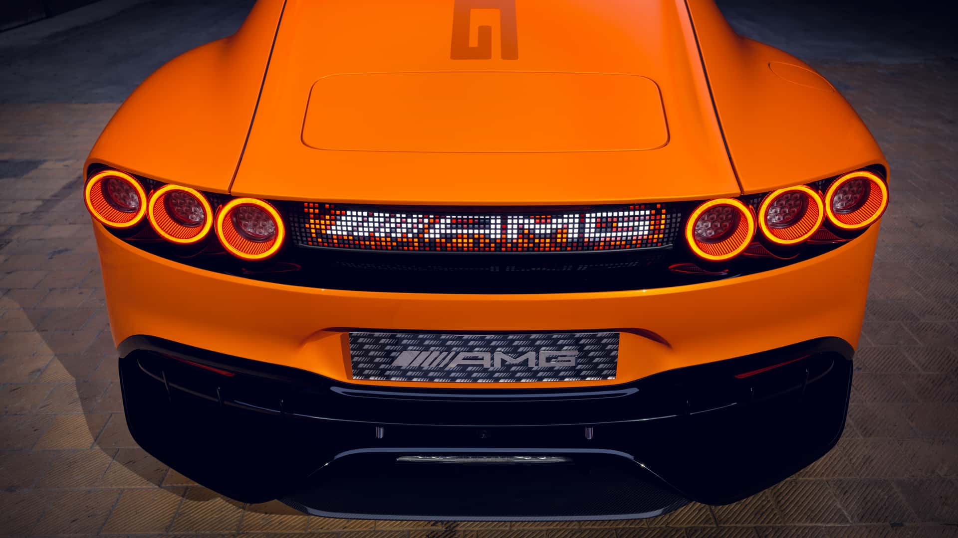 Mercedes-AMG GT đời mới này gắn loa ở đèn pha để giả một thứ tiếng mà fan xe xăng yêu thích- Ảnh 9. Mercedes-AMG GT đời mới này gắn loa ở đèn pha để giả một thứ tiếng mà fan xe xăng yêu thích- Ảnh 9.