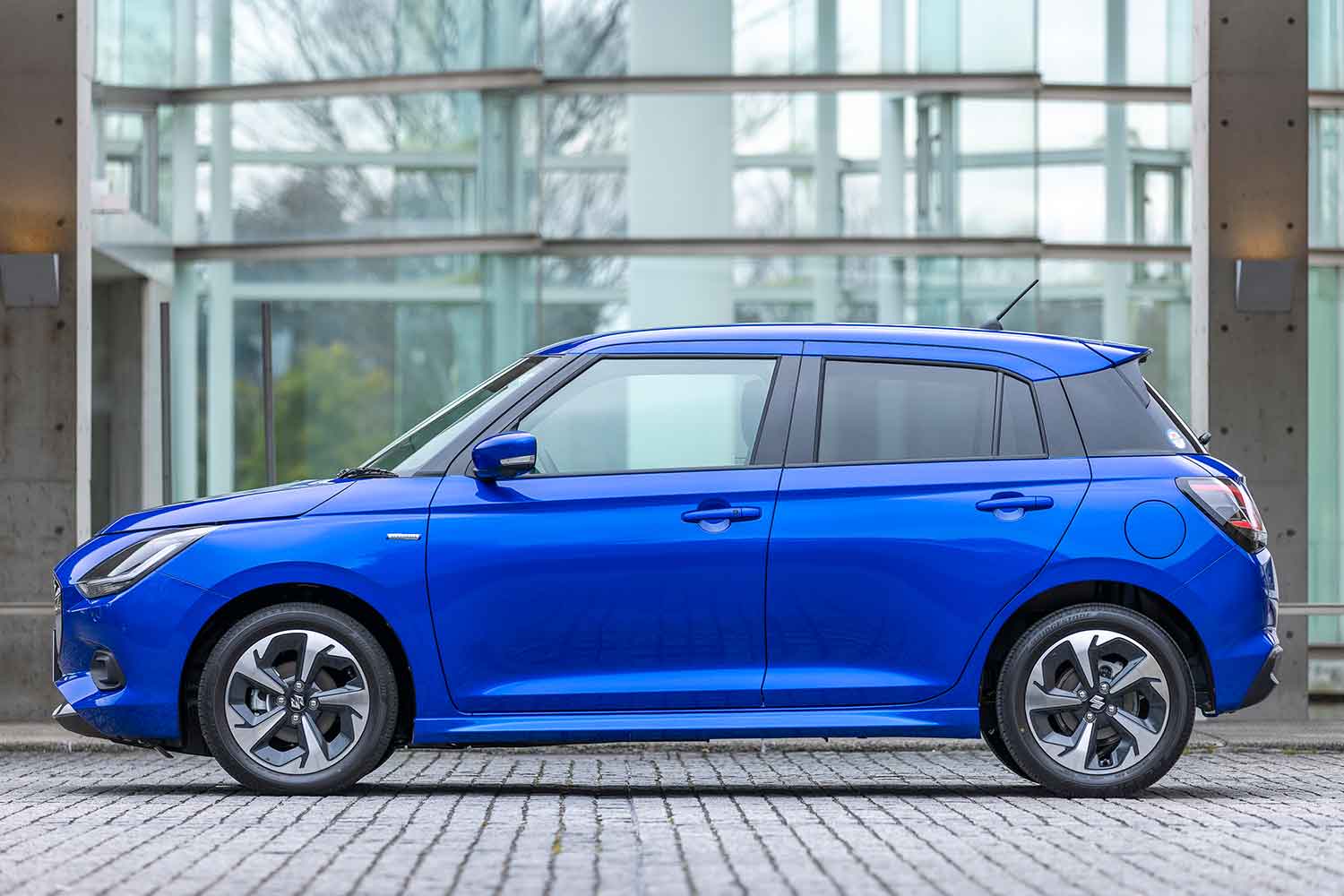 Nhập Nhật nhưng Suzuki Swift 2025 khác gì bản bán tại Nhật: Chủ yếu là các tính năng an toàn, nội thất có điểm mà nhiều người dễ tiếc nuối- Ảnh 3. Nhập Nhật nhưng Suzuki Swift 2025 khác gì bản bán tại Nhật: Chủ yếu là các tính năng an toàn, nội thất có điểm mà nhiều người dễ tiếc nuối- Ảnh 3.