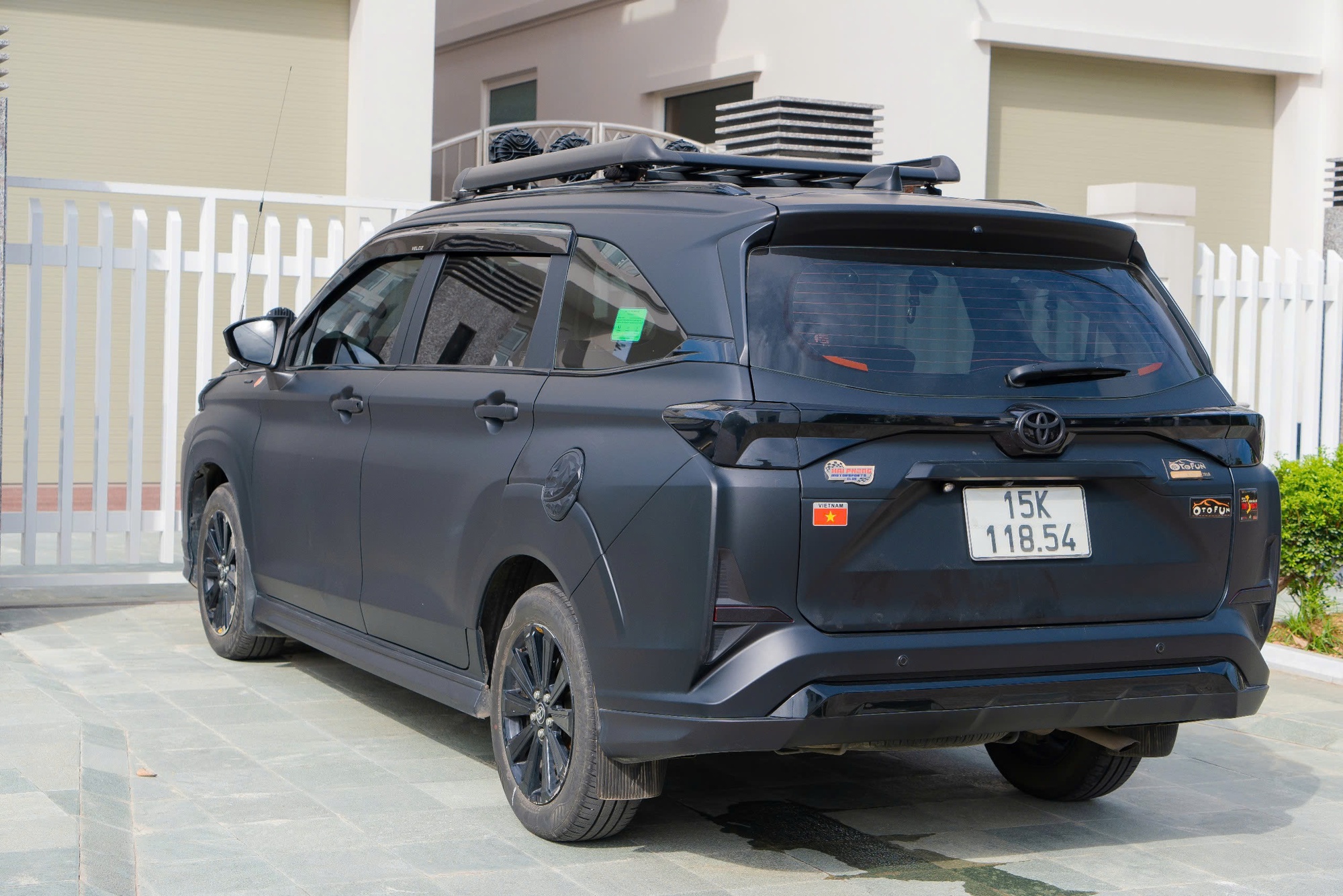 Toyota Veloz Cross độ ‘khét lẹt’ của 9x Hải Phòng: ‘Ăn xăng như ngửi’, full tải và 4 vali vẫn vượt đèo ngon lành- Ảnh 11. Toyota Veloz Cross độ ‘khét lẹt’ của 9x Hải Phòng: ‘Ăn xăng như ngửi’, full tải và 4 vali vẫn vượt đèo ngon lành- Ảnh 11.