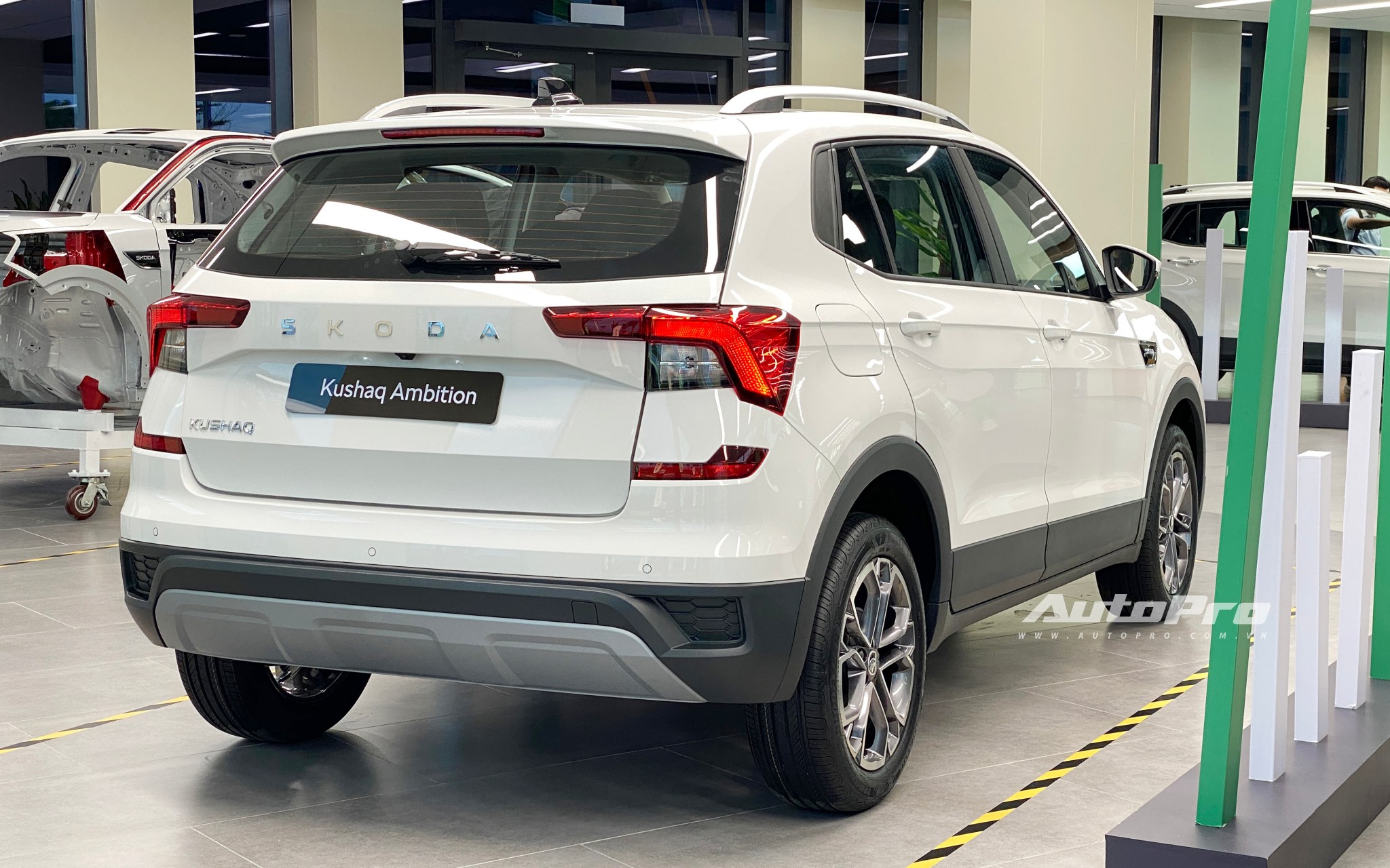 Đây là Skoda Kushaq bản 'base' đang có giá 589 triệu đồng: Đèn LED, màn lớn, có ADAS, trang bị áp đảo xe Nhật, Hàn cùng tầm giá- Ảnh 12. Đây là Skoda Kushaq bản 'base' đang có giá 589 triệu đồng: Đèn LED, màn lớn, có ADAS, trang bị áp đảo xe Nhật, Hàn cùng tầm giá- Ảnh 12.