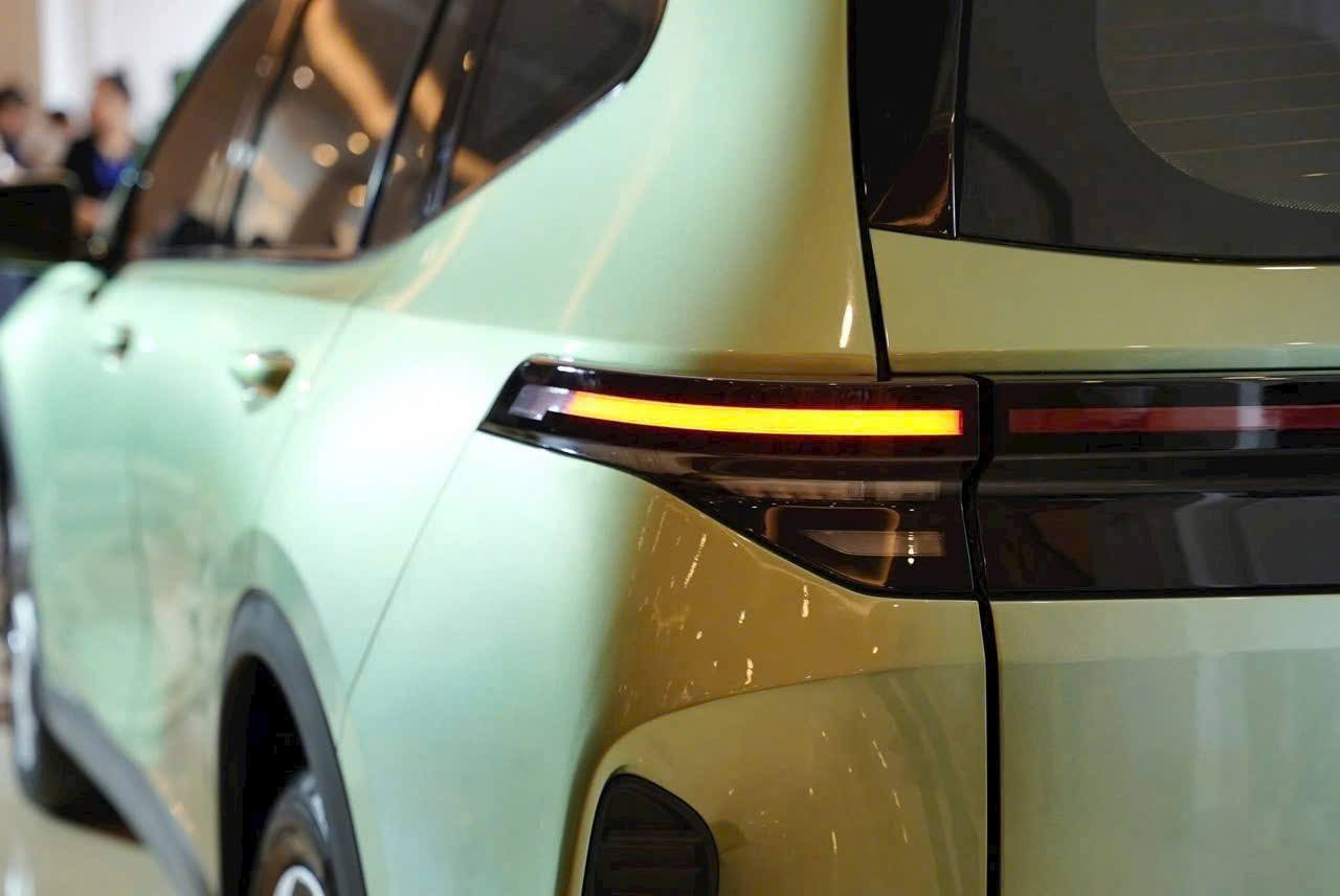 Chốt thông số VinFast Limo Green, đấu Xpander bằng động cơ điện mạnh 201 mã lực, chạy 450km/sạc, kích thước lớn hơn- Ảnh 10. Chốt thông số VinFast Limo Green, đấu Xpander bằng động cơ điện mạnh 201 mã lực, chạy 450km/sạc, kích thước lớn hơn- Ảnh 10.