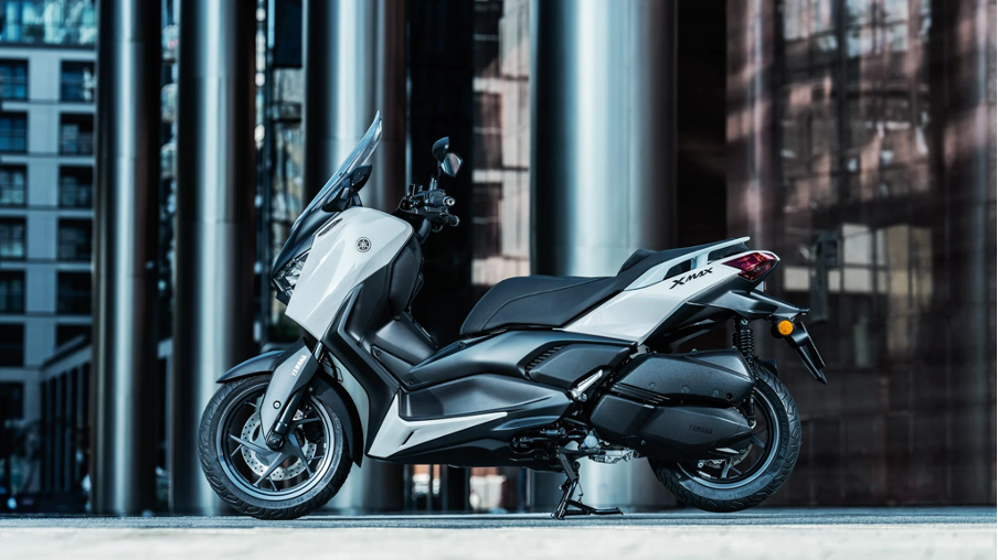 Yamaha XMAX 300 liệu có vừa đủ để đi làm, vừa ổn để đi phượt?- Ảnh 3.