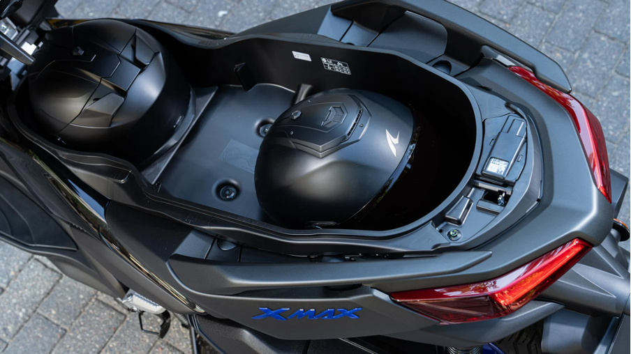 Yamaha XMAX 300 liệu có vừa đủ để đi làm, vừa ổn để đi phượt?- Ảnh 4.