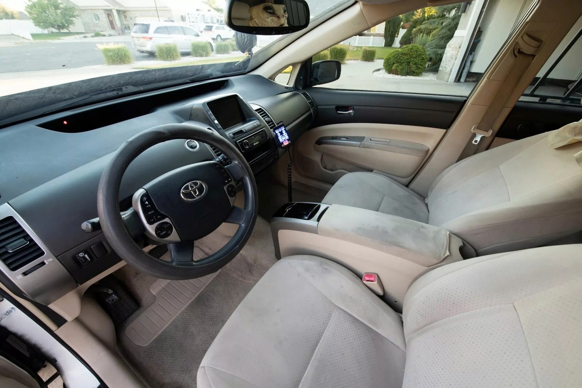 'Dị' như dân chơi này: Nhìn rất Tesla Cybertruck nhưng lại là... Toyota- Ảnh 5.