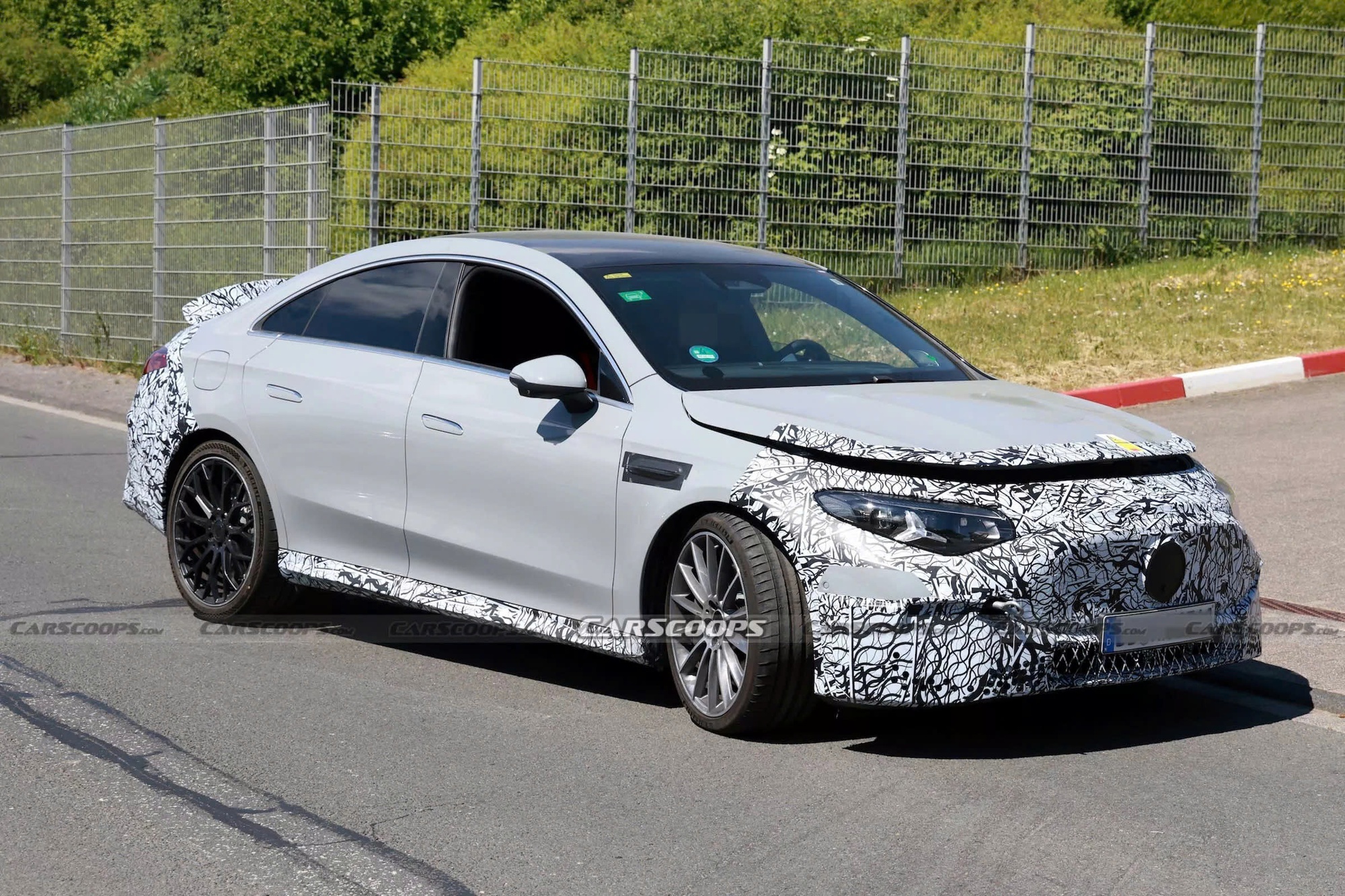 Lộ ảnh Mercedes-AMG CLA 45 thế hệ mới: Động cơ điện mạnh 500 mã lực, chạy 644km/sạc, có chi tiết như siêu xe- Ảnh 1. Lộ ảnh Mercedes-AMG CLA 45 thế hệ mới: Động cơ điện mạnh 500 mã lực, chạy 644km/sạc, có chi tiết như siêu xe- Ảnh 1.