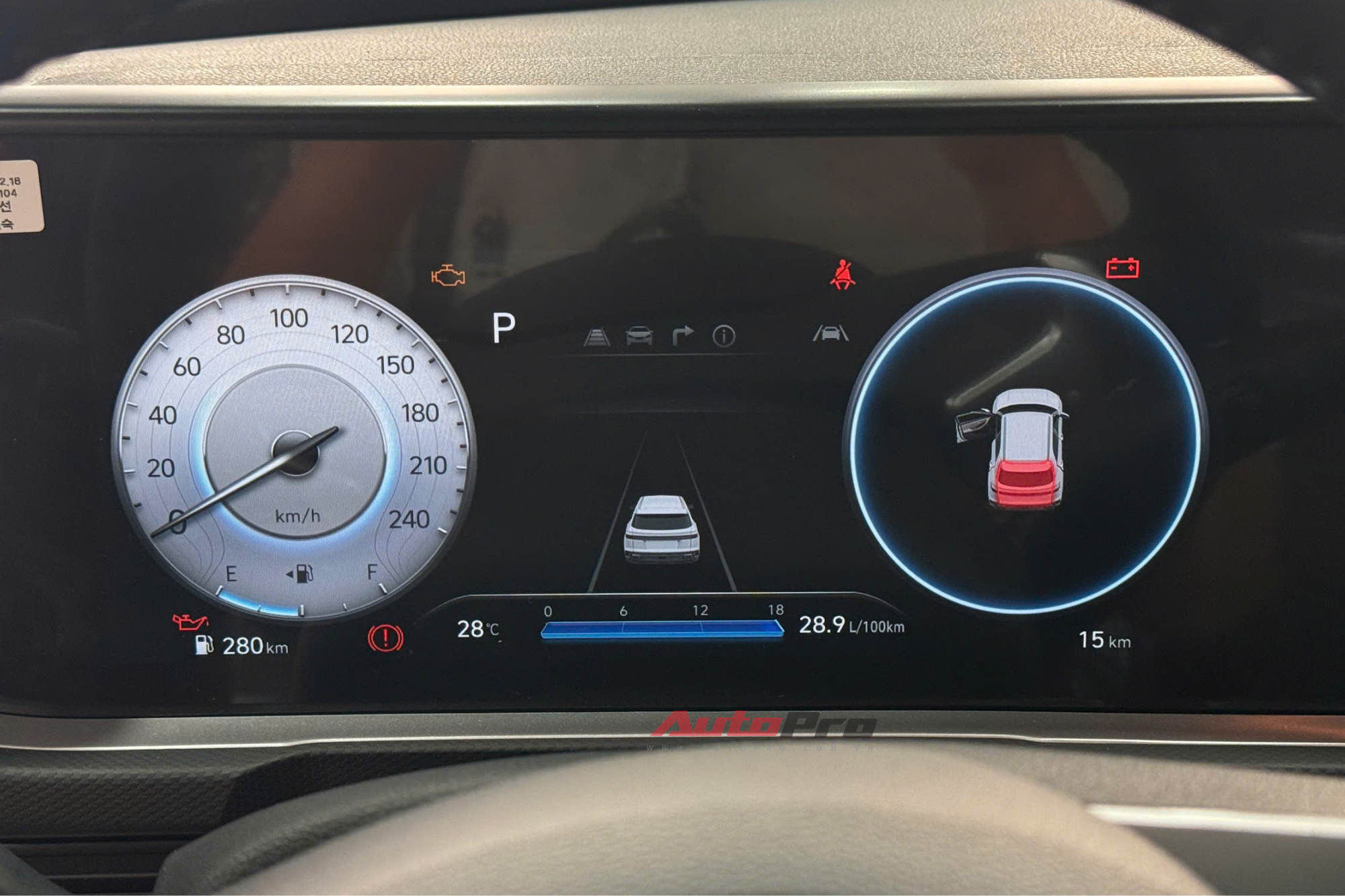 Ảnh thực tế Hyundai Creta bản 'cận full' giá 705 triệu đồng tại đại lý: Thiết kế mới long lanh, có ADAS, cạnh tranh Xforce Ultimate với giá ngang ngửa- Ảnh 14. Ảnh thực tế Hyundai Creta bản 'cận full' giá 705 triệu đồng tại đại lý: Thiết kế mới long lanh, có ADAS, cạnh tranh Xforce Ultimate với giá ngang ngửa- Ảnh 14.