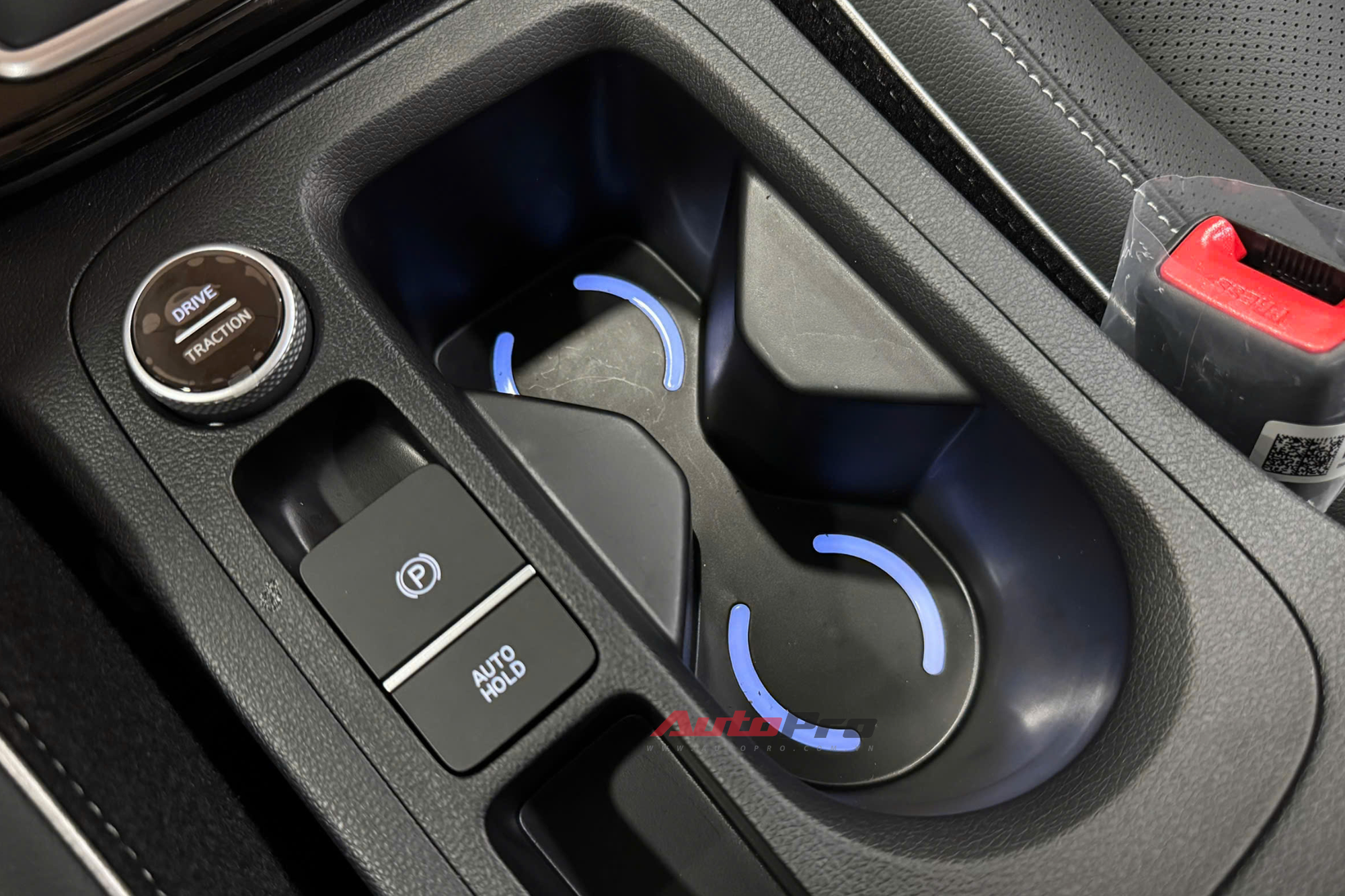 Ảnh thực tế Hyundai Creta bản 'cận full' giá 705 triệu đồng tại đại lý: Thiết kế mới long lanh, có ADAS, cạnh tranh Xforce Ultimate với giá ngang ngửa- Ảnh 18. Ảnh thực tế Hyundai Creta bản 'cận full' giá 705 triệu đồng tại đại lý: Thiết kế mới long lanh, có ADAS, cạnh tranh Xforce Ultimate với giá ngang ngửa- Ảnh 18.