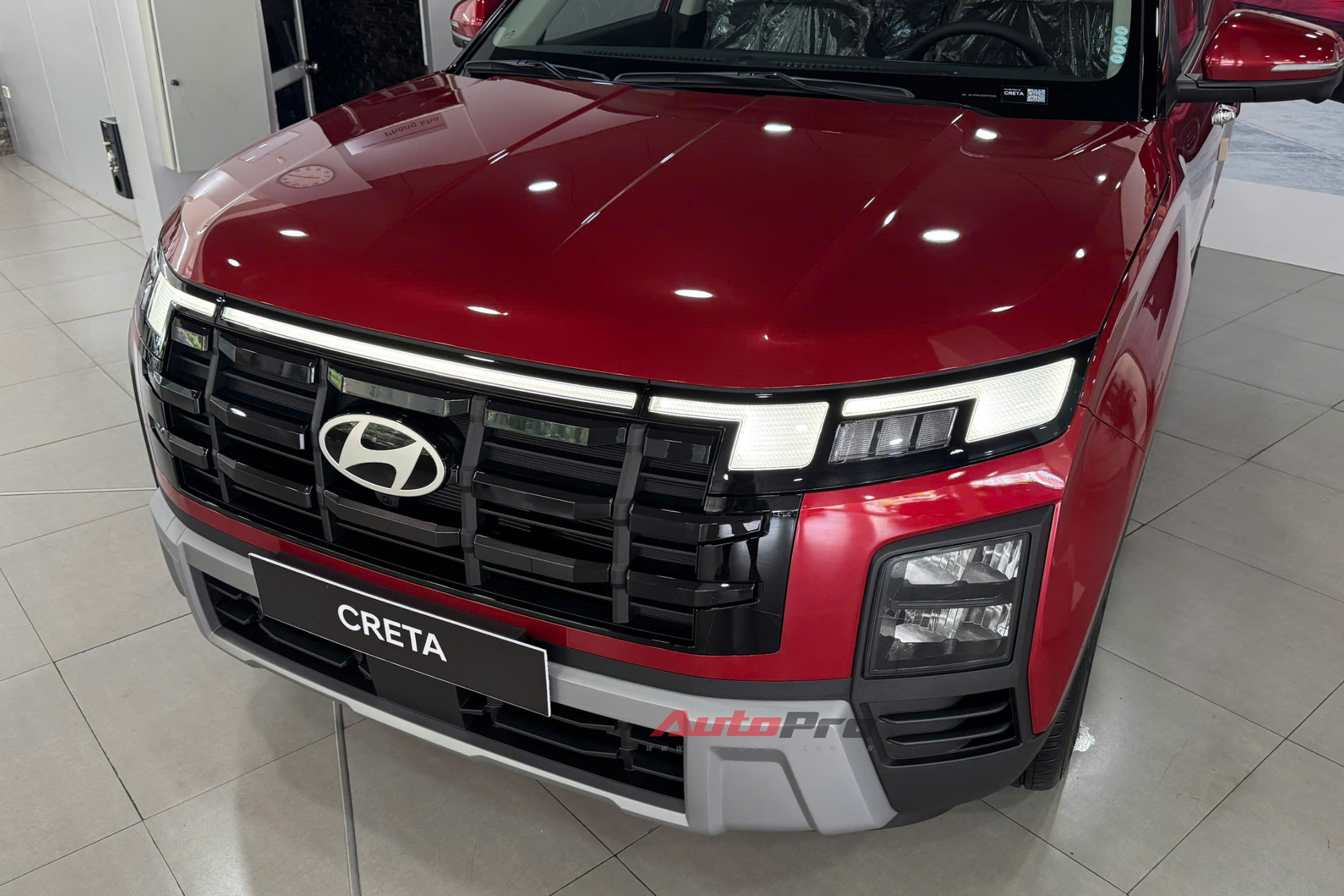 Ảnh thực tế Hyundai Creta bản 'cận full' giá 705 triệu đồng tại đại lý: Thiết kế mới long lanh, có ADAS, cạnh tranh Xforce Ultimate với giá ngang ngửa- Ảnh 8. Ảnh thực tế Hyundai Creta bản 'cận full' giá 705 triệu đồng tại đại lý: Thiết kế mới long lanh, có ADAS, cạnh tranh Xforce Ultimate với giá ngang ngửa- Ảnh 8.