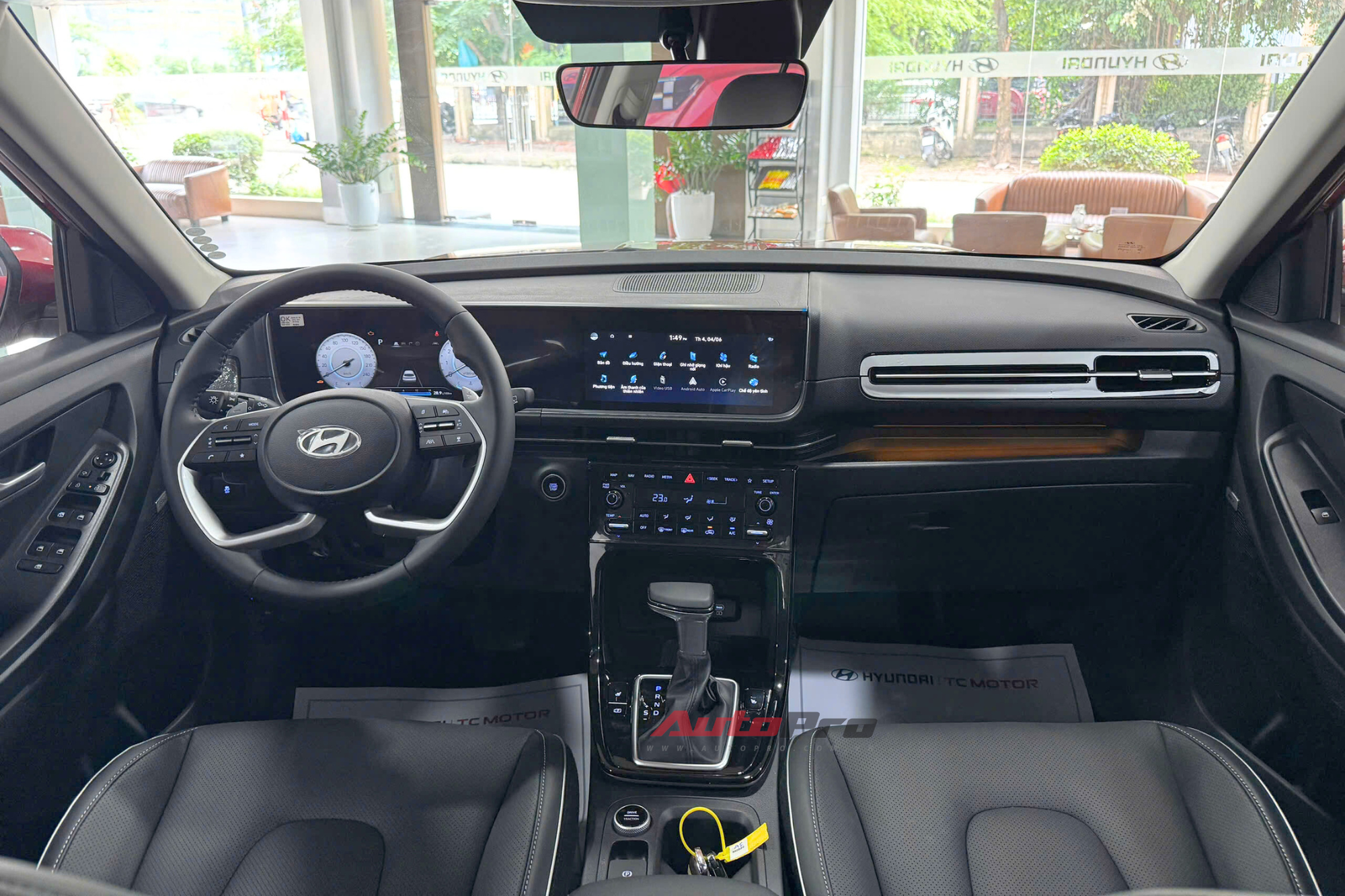 Ảnh thực tế Hyundai Creta bản 'cận full' giá 705 triệu đồng tại đại lý: Thiết kế mới long lanh, có ADAS, cạnh tranh Xforce Ultimate với giá ngang ngửa- Ảnh 3. Ảnh thực tế Hyundai Creta bản 'cận full' giá 705 triệu đồng tại đại lý: Thiết kế mới long lanh, có ADAS, cạnh tranh Xforce Ultimate với giá ngang ngửa- Ảnh 3.
