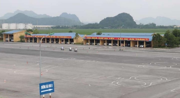 Lần đầu tiên bộ đề sát hạch lái xe có câu hỏi về xe điện- Ảnh 2.