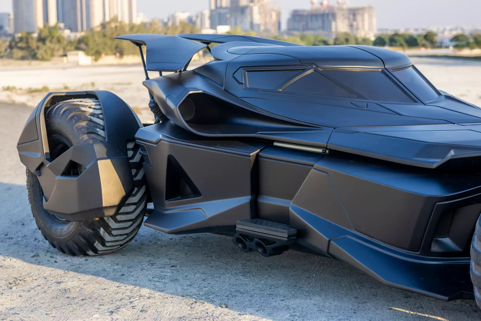 Mercedes-Benz CL55 AMG phong cách Batman gây sốt với giá gần 8 tỷ đồng tiền độ!- Ảnh 6. Mercedes-Benz CL55 AMG phong cách Batman gây sốt với giá gần 8 tỷ đồng tiền độ!- Ảnh 6.