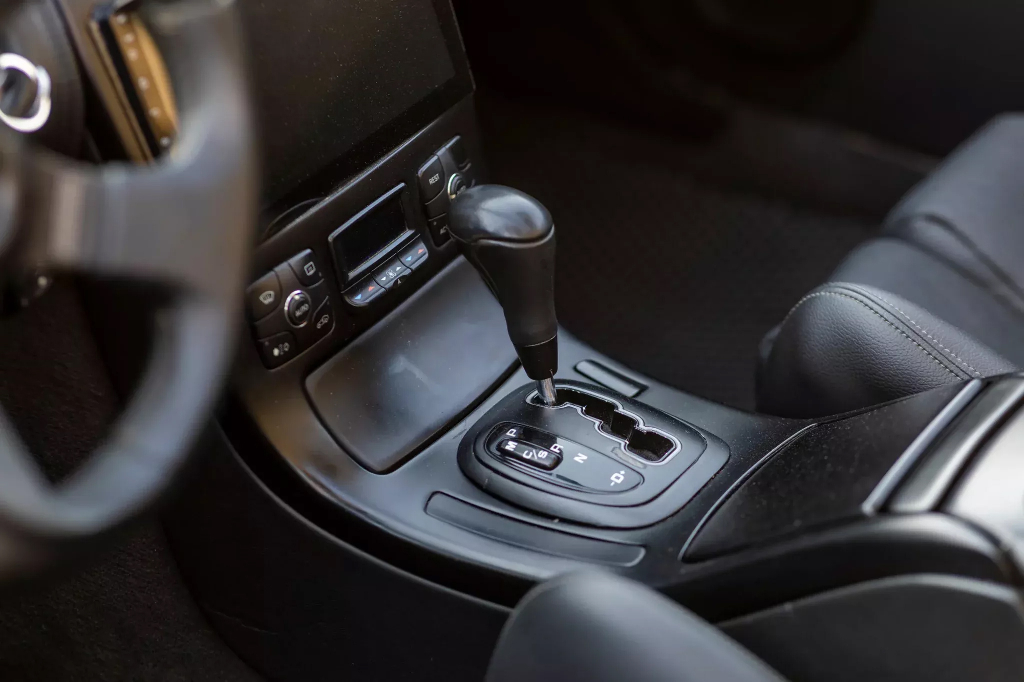 Mercedes-Benz CL55 AMG phong cách Batman gây sốt với giá gần 8 tỷ đồng tiền độ!- Ảnh 16. Mercedes-Benz CL55 AMG phong cách Batman gây sốt với giá gần 8 tỷ đồng tiền độ!- Ảnh 16.
