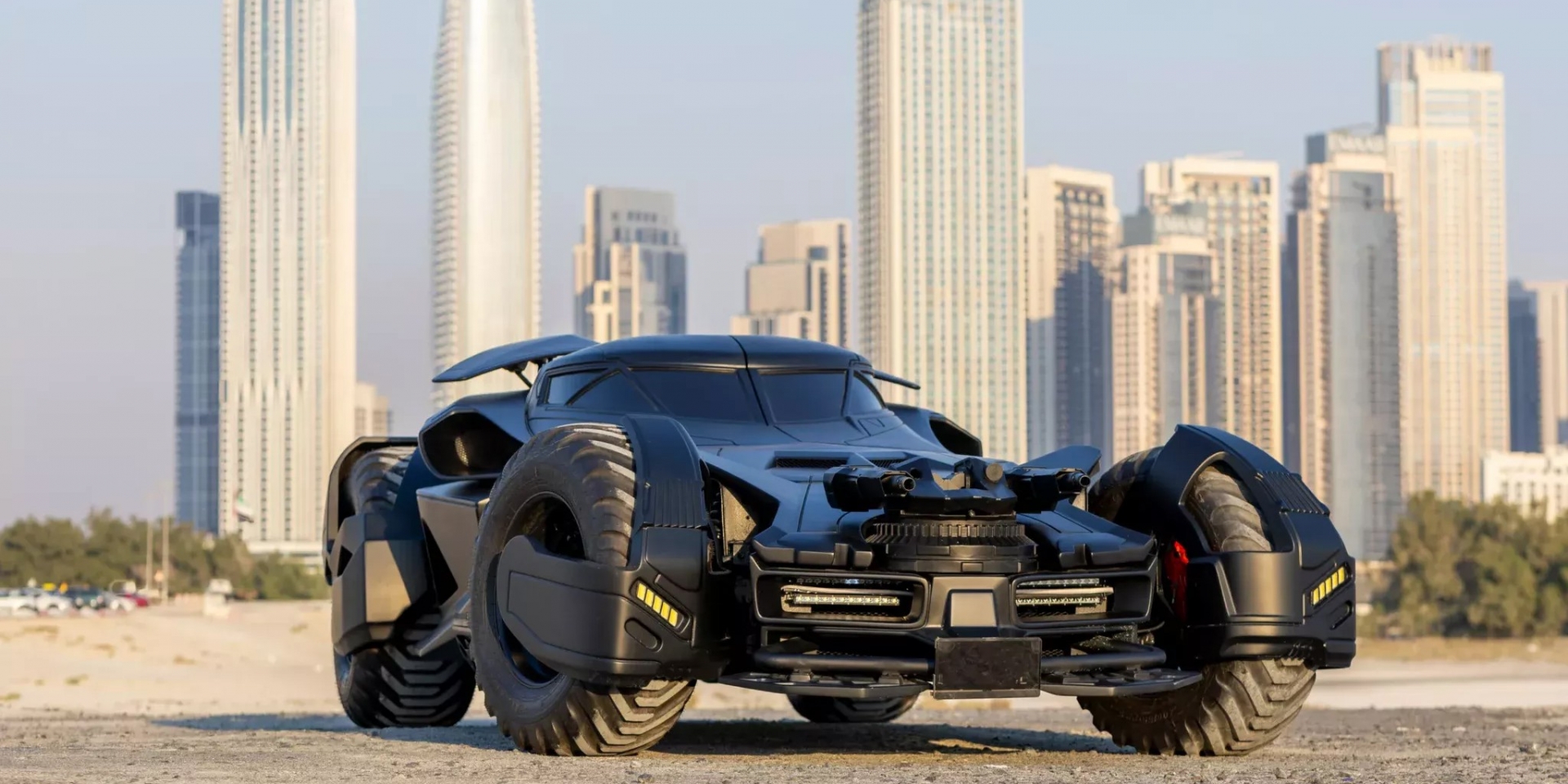 Mercedes-Benz CL55 AMG phong cách Batman gây sốt với giá gần 8 tỷ đồng tiền độ!- Ảnh 3. Mercedes-Benz CL55 AMG phong cách Batman gây sốt với giá gần 8 tỷ đồng tiền độ!- Ảnh 3.