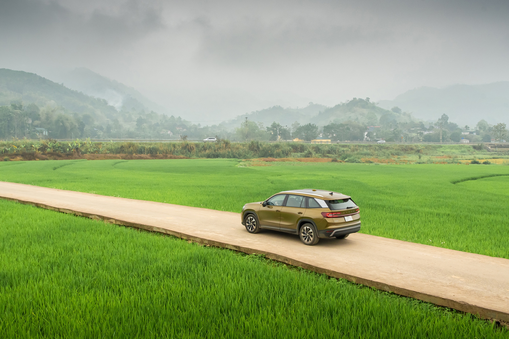 Gần 600km cầm lái Skoda Kodiaq 2025: Cảm giác lái khác biệt, treo thích ứng gây ‘nghiện’ nhưng vẫn có điểm cần khắc phục- Ảnh 31. Gần 600km cầm lái Skoda Kodiaq 2025: Cảm giác lái khác biệt, treo thích ứng gây ‘nghiện’ nhưng vẫn có điểm cần khắc phục- Ảnh 31.
