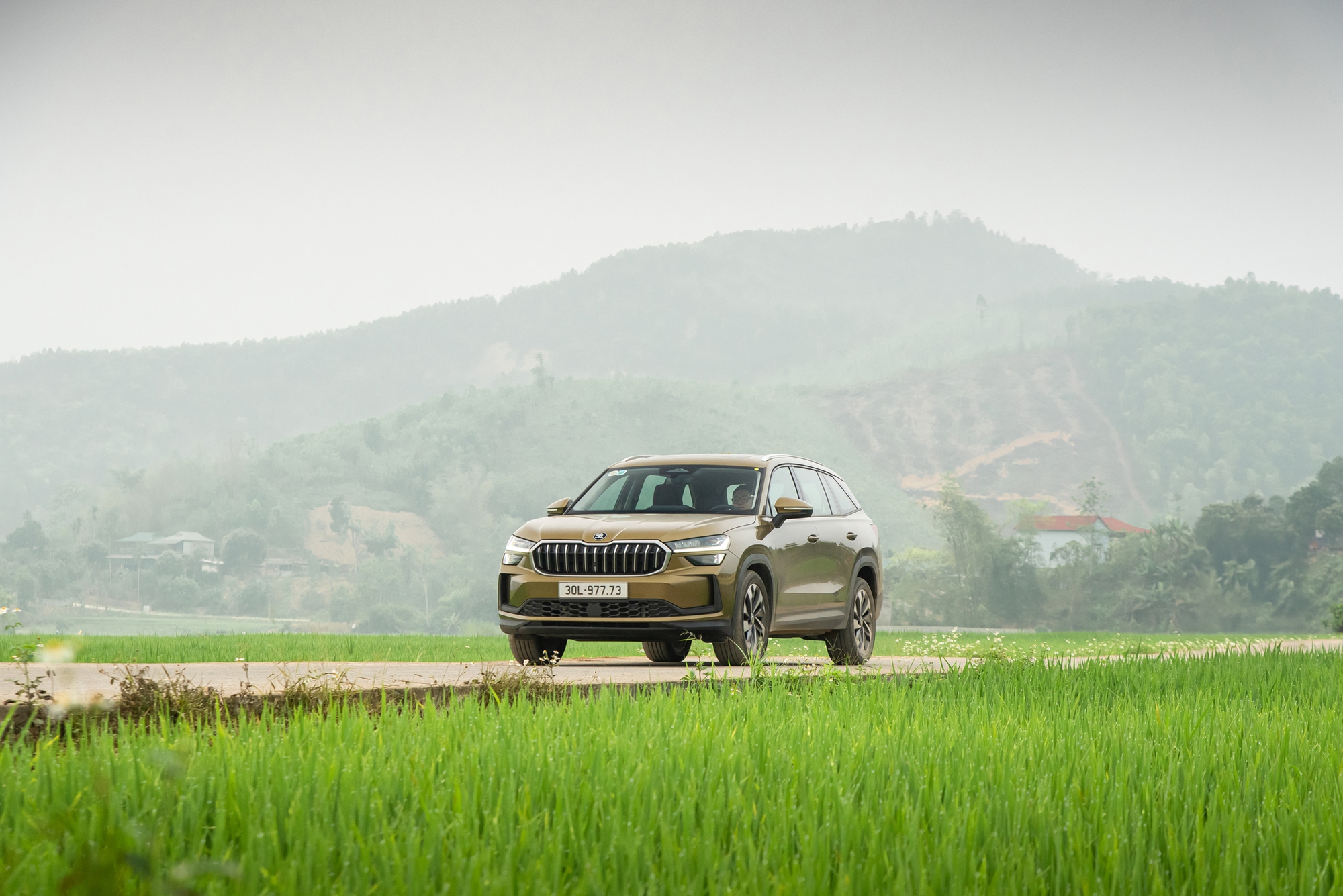 Gần 600km cầm lái Skoda Kodiaq 2025: Cảm giác lái khác biệt, treo thích ứng gây ‘nghiện’ nhưng vẫn có điểm cần khắc phục- Ảnh 35. Gần 600km cầm lái Skoda Kodiaq 2025: Cảm giác lái khác biệt, treo thích ứng gây ‘nghiện’ nhưng vẫn có điểm cần khắc phục- Ảnh 35.