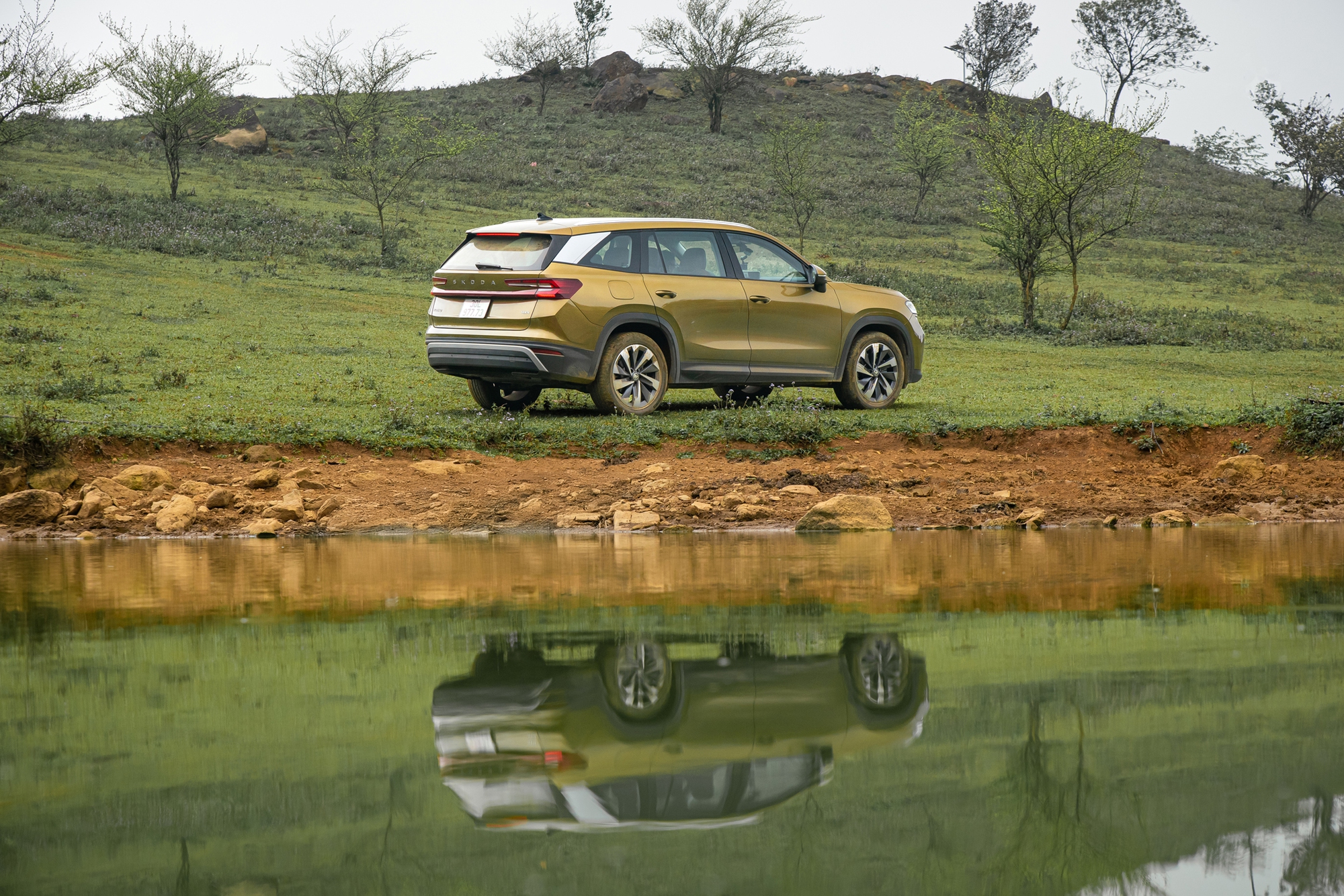 Gần 600km cầm lái Skoda Kodiaq 2025: Cảm giác lái khác biệt, treo thích ứng gây ‘nghiện’ nhưng vẫn có điểm cần khắc phục- Ảnh 3. Gần 600km cầm lái Skoda Kodiaq 2025: Cảm giác lái khác biệt, treo thích ứng gây ‘nghiện’ nhưng vẫn có điểm cần khắc phục- Ảnh 3.