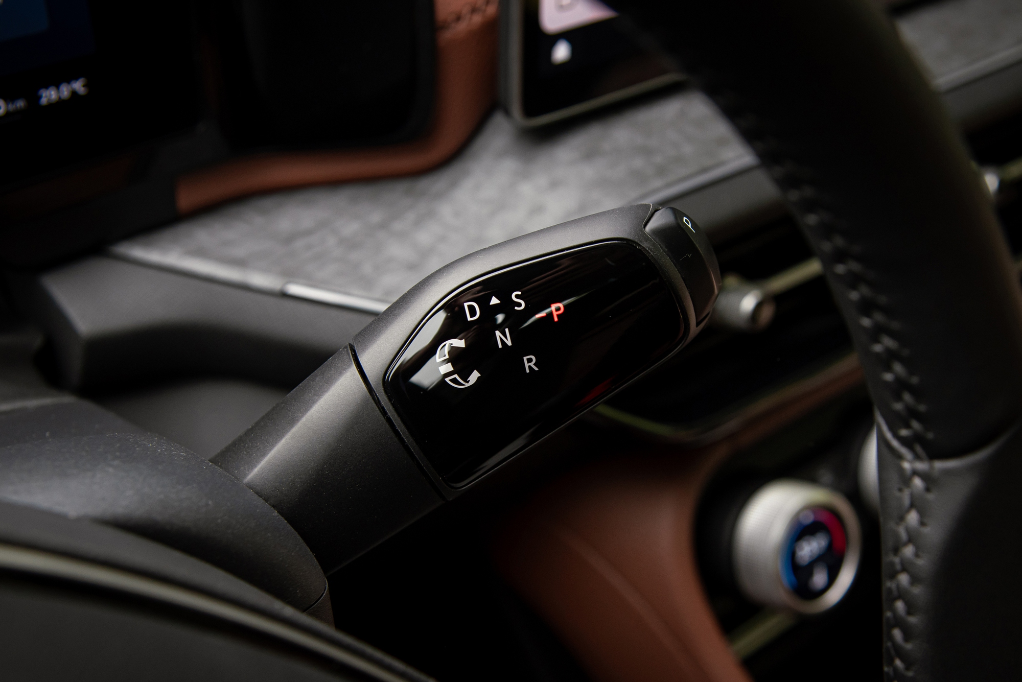 Gần 600km cầm lái Skoda Kodiaq 2025: Cảm giác lái khác biệt, treo thích ứng gây ‘nghiện’ nhưng vẫn có điểm cần khắc phục- Ảnh 17. Gần 600km cầm lái Skoda Kodiaq 2025: Cảm giác lái khác biệt, treo thích ứng gây ‘nghiện’ nhưng vẫn có điểm cần khắc phục- Ảnh 17.