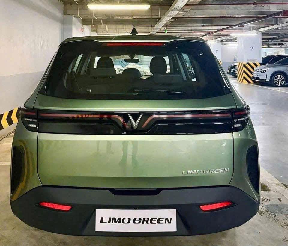 Ảnh VinFast Limo Green là chưa đủ, đây là thông số mà dân mạng đang tò mò: Dễ là bản thương mại sắp ra mắt, ảnh dựng có gì hãng đáp ứng đúng như vậy, nhưng dân mạng vẫn tiếc nuối vì một điều- Ảnh 4. Ảnh VinFast Limo Green là chưa đủ, đây là thông số mà dân mạng đang tò mò: Dễ là bản thương mại sắp ra mắt, ảnh dựng có gì hãng đáp ứng đúng như vậy, nhưng dân mạng vẫn tiếc nuối vì một điều- Ảnh 4.