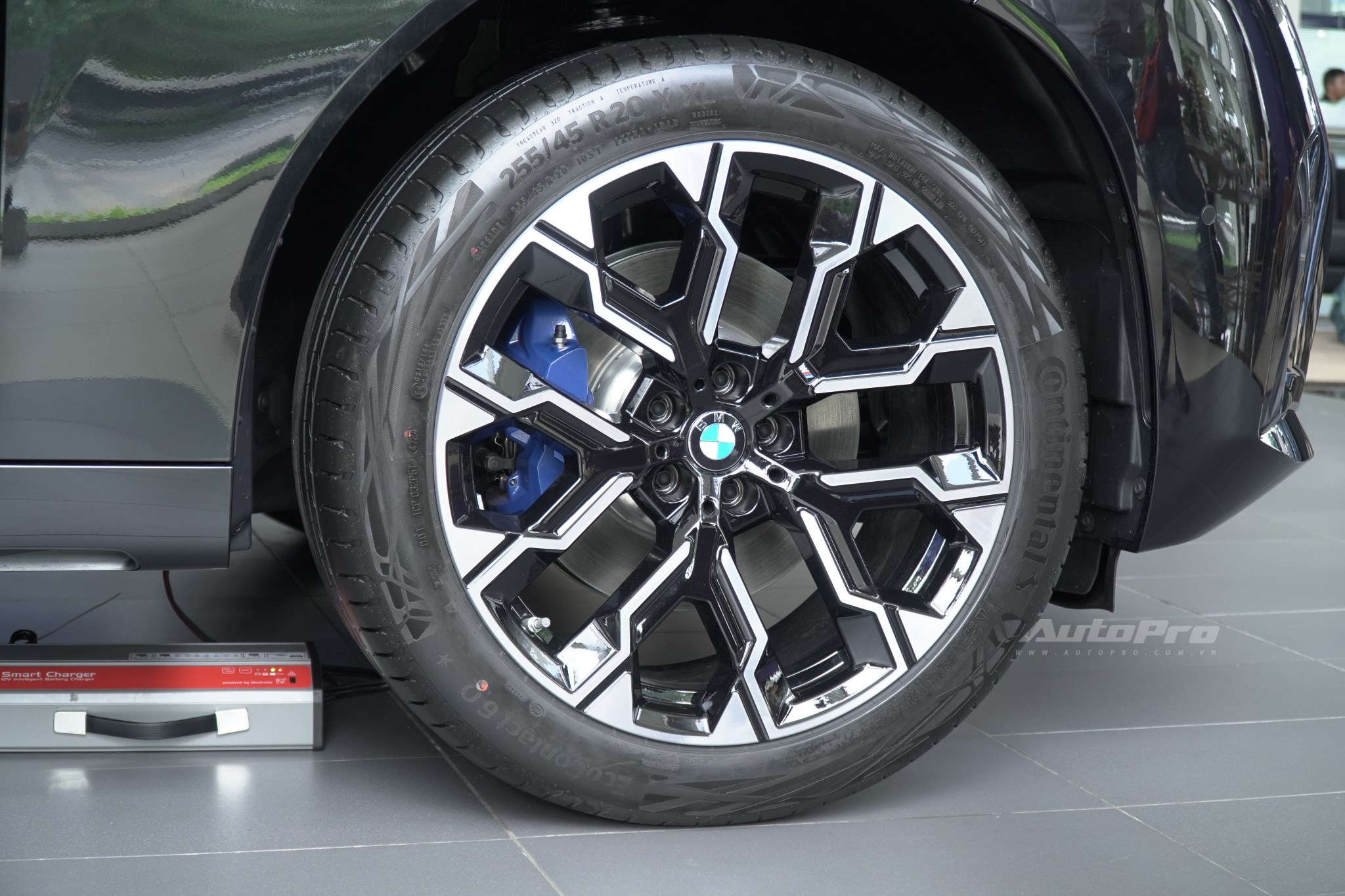 BMW X3 2025 ra mắt Việt Nam: Giá từ 2,279 tỷ đồng, chơi game trên xe, có ADAS, động cơ mới, AWD từ bản 'base' đấu GLC- Ảnh 11.
