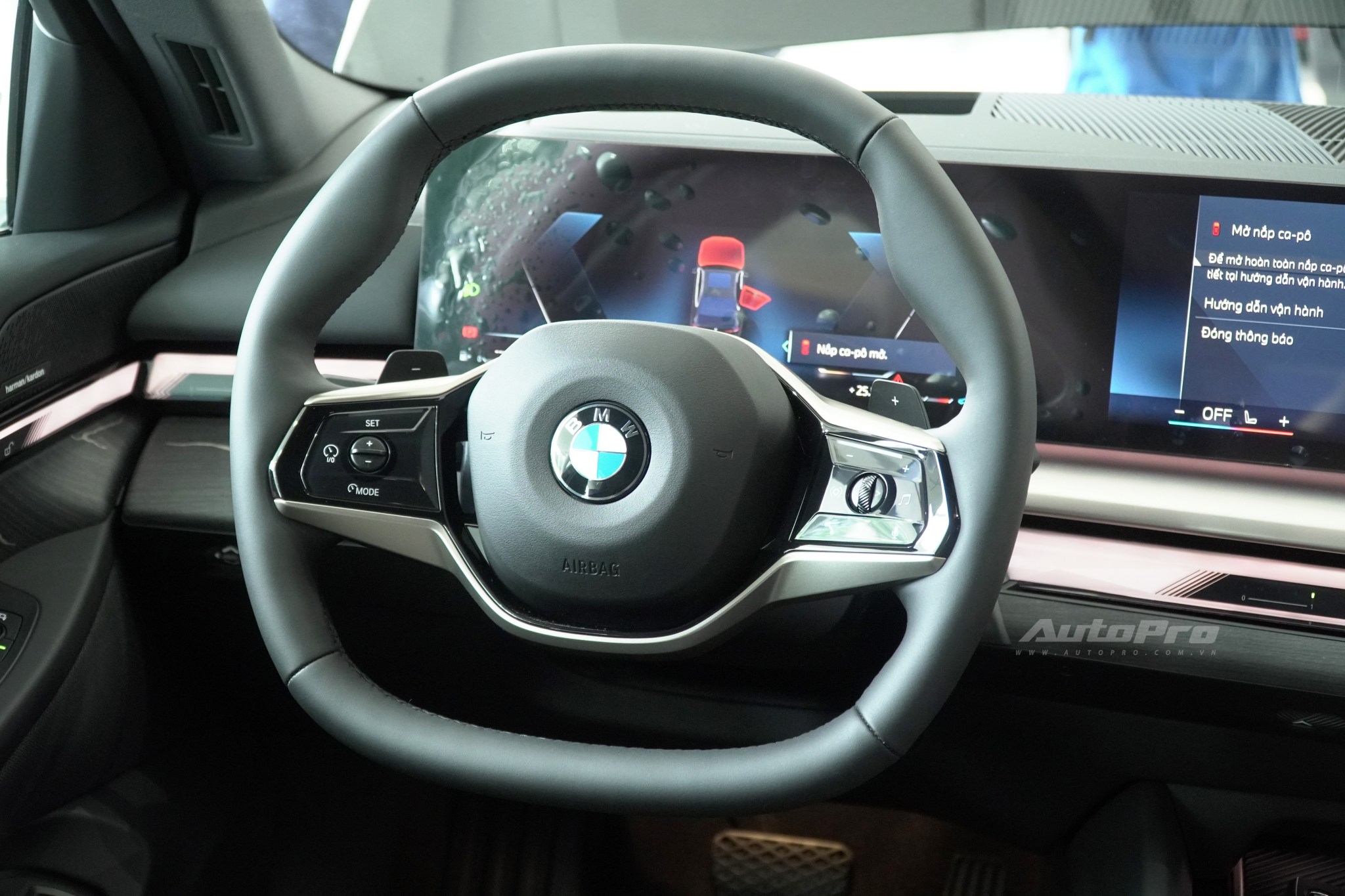 BMW 5 Series 2025 giá từ 2,589 tỷ đồng tại Việt Nam: Thiết kế mới lạ nhưng dễ tranh cãi, vừa ra mắt đã giảm 100 triệu cạnh tranh E-Class- Ảnh 12.